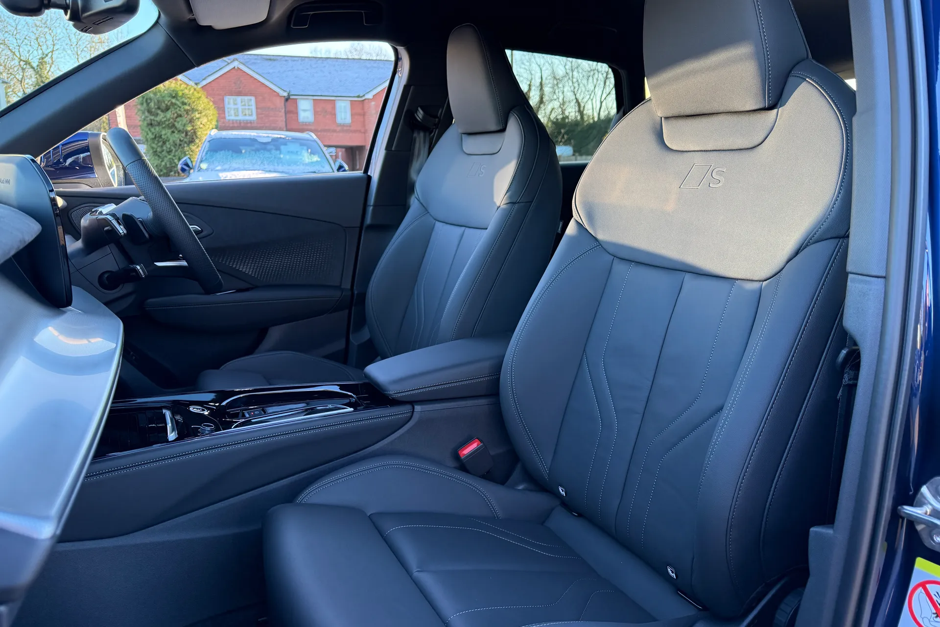 Audi Q3 thumbnail image number 35