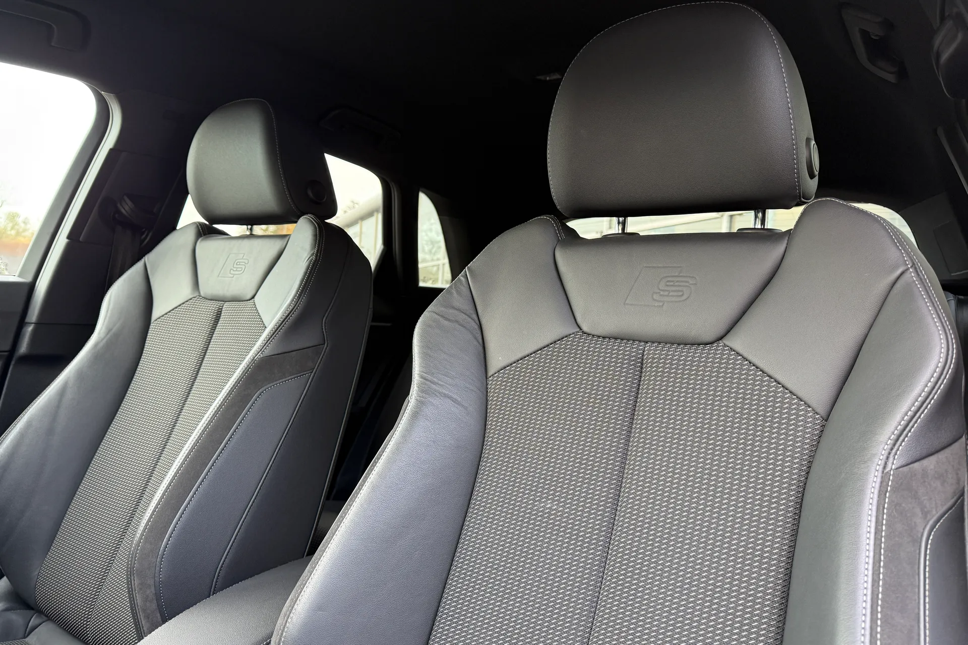 Audi Q3 thumbnail image number 19