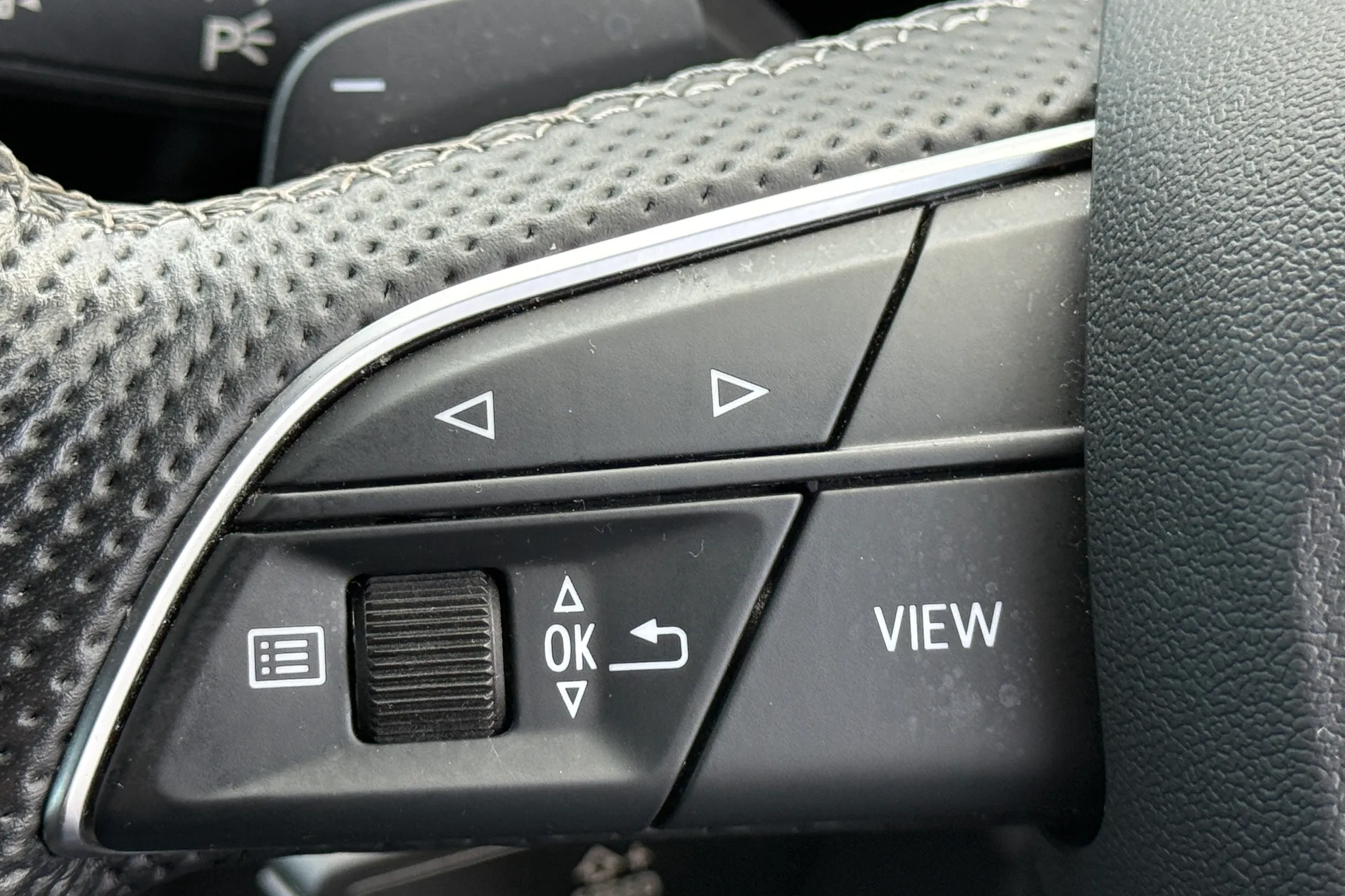 Audi Q3 thumbnail image number 52