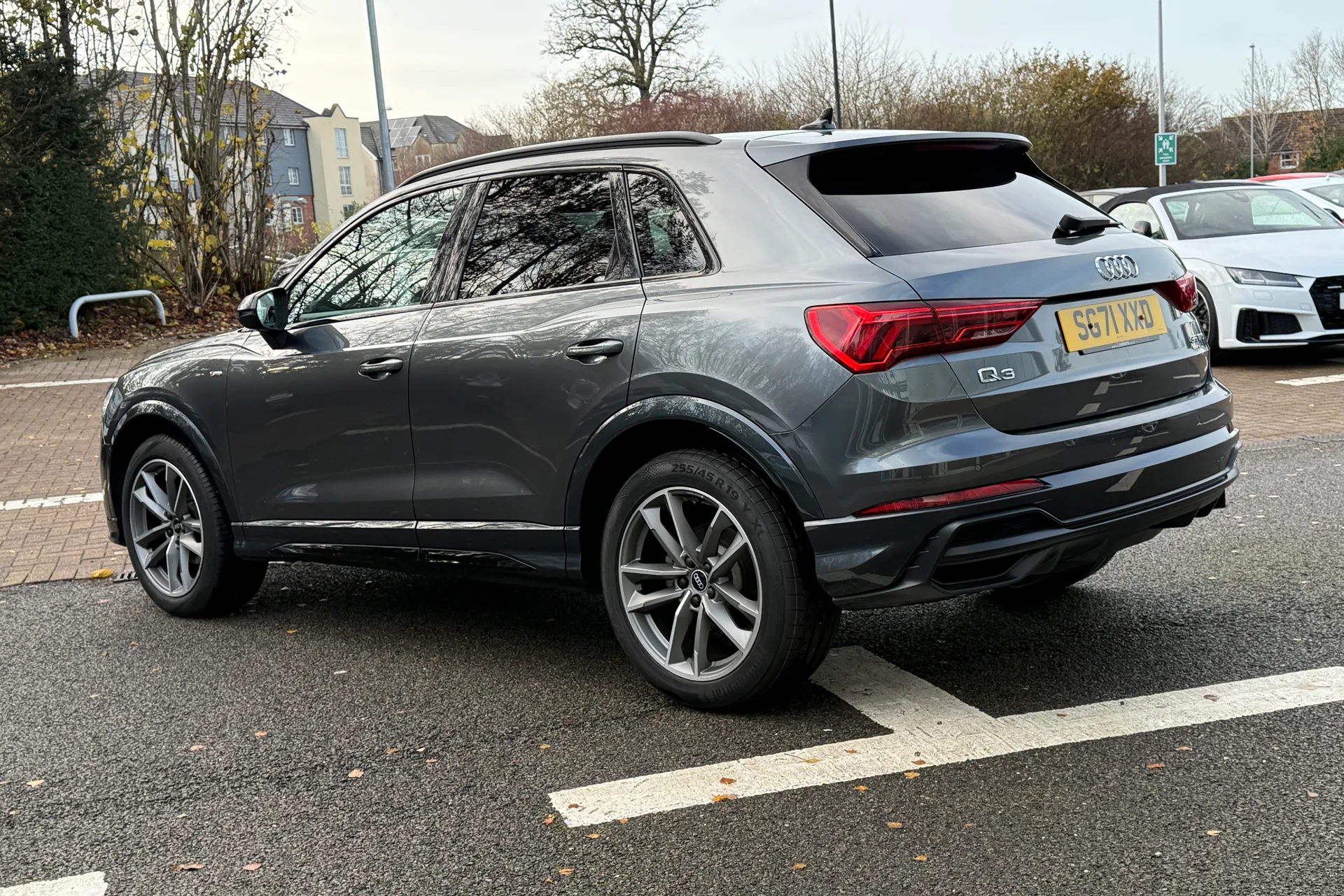 Audi Q3 thumbnail image number 9