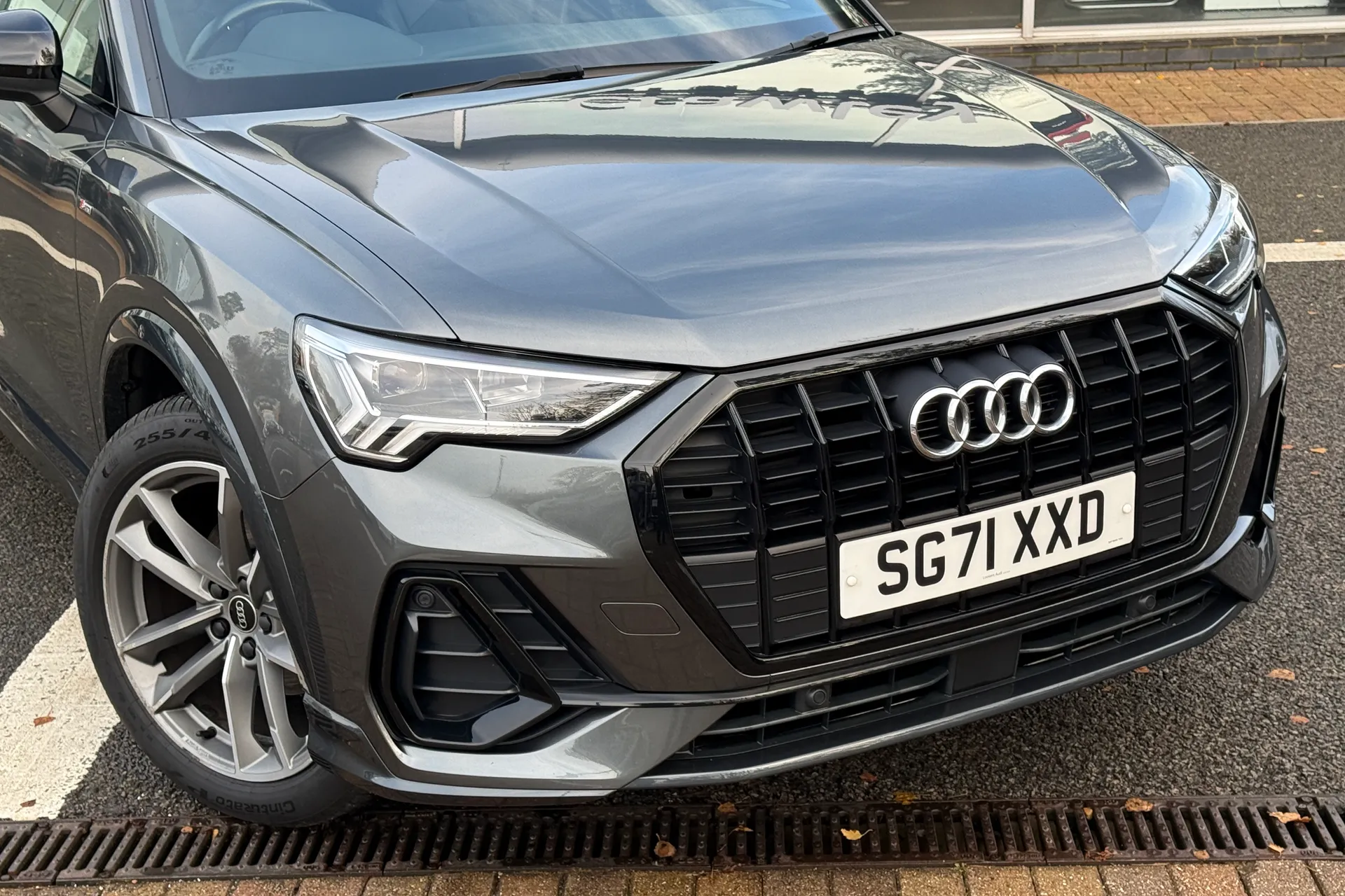 Audi Q3 thumbnail image number 22