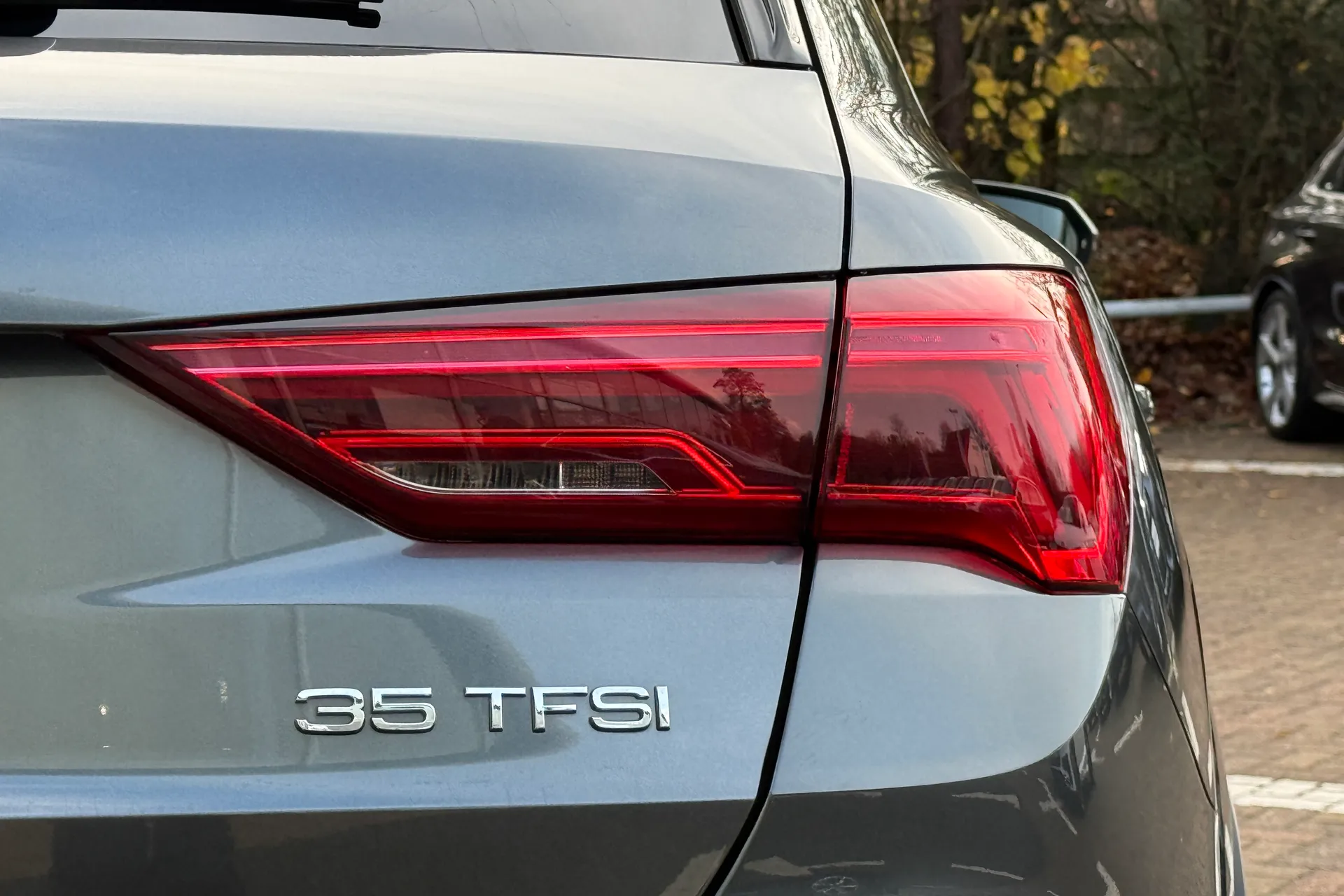 Audi Q3 thumbnail image number 36