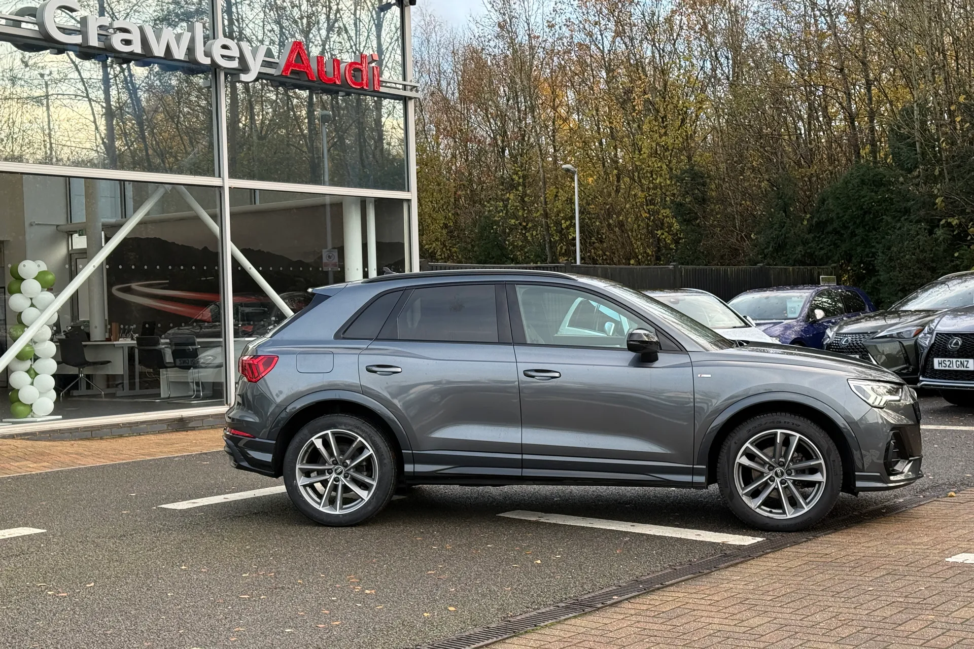 Audi Q3 thumbnail image number 2