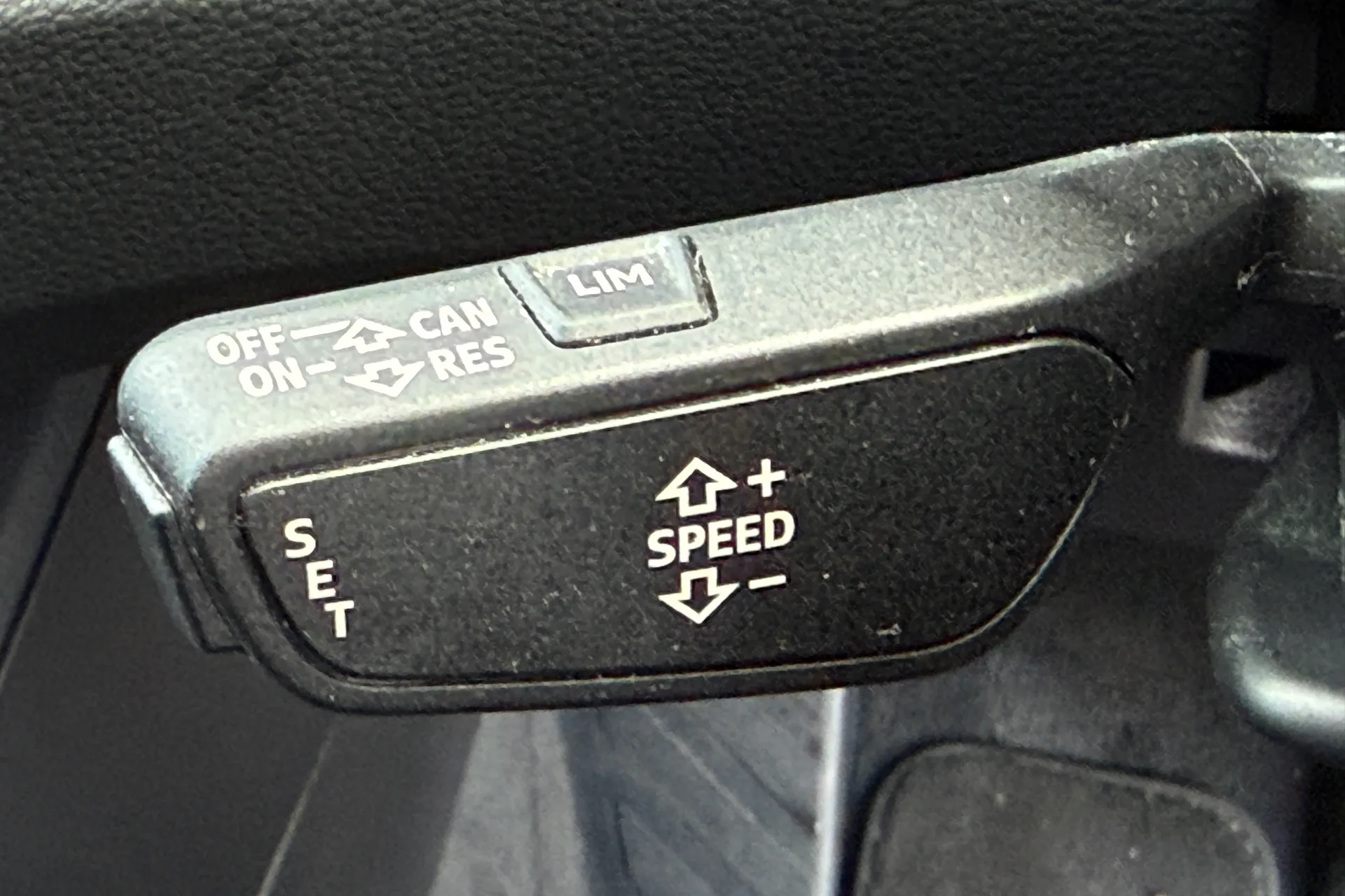 Audi Q3 thumbnail image number 60