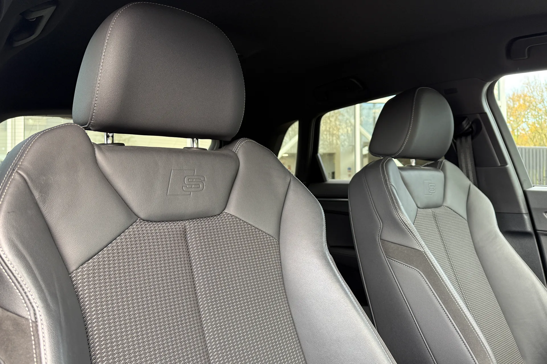 Audi Q3 thumbnail image number 37