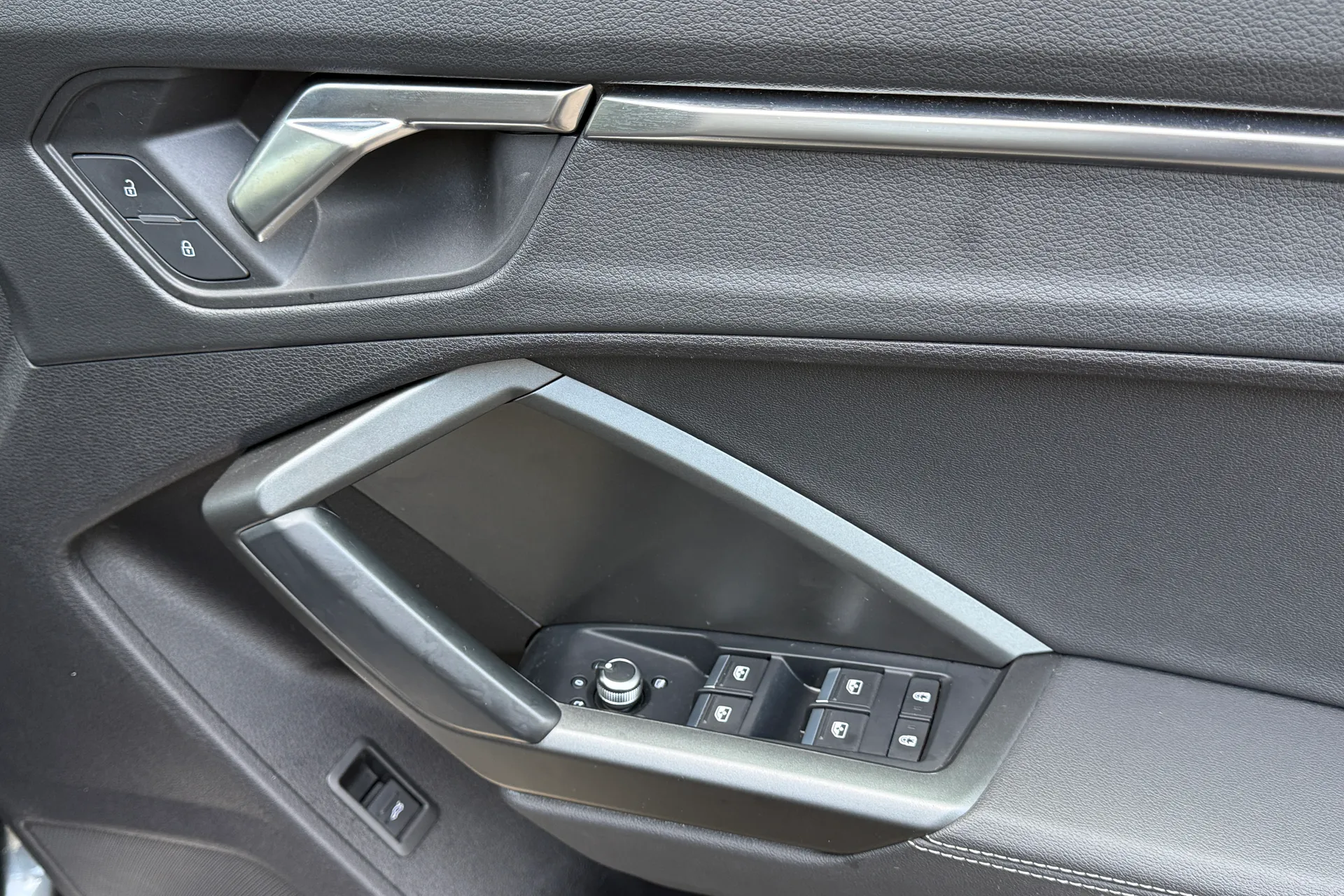 Audi Q3 thumbnail image number 42