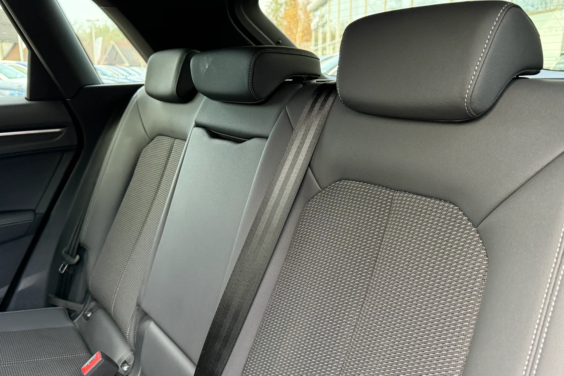 Audi Q3 thumbnail image number 29