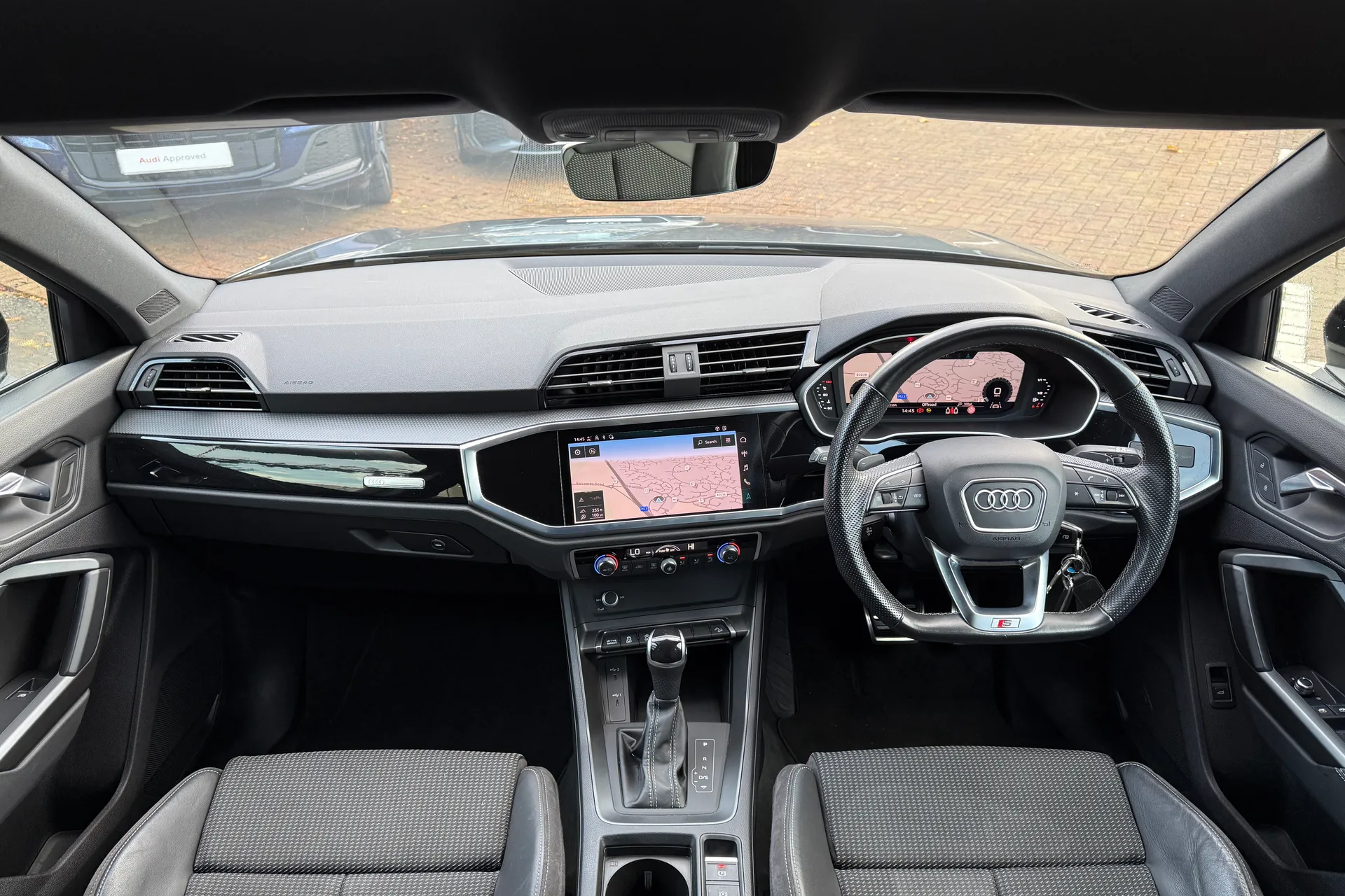 Audi Q3 thumbnail image number 3