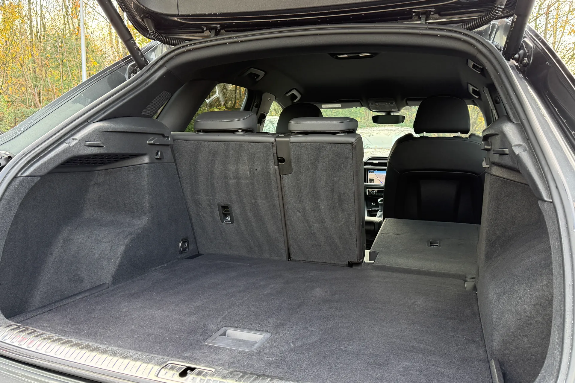 Audi Q3 thumbnail image number 34