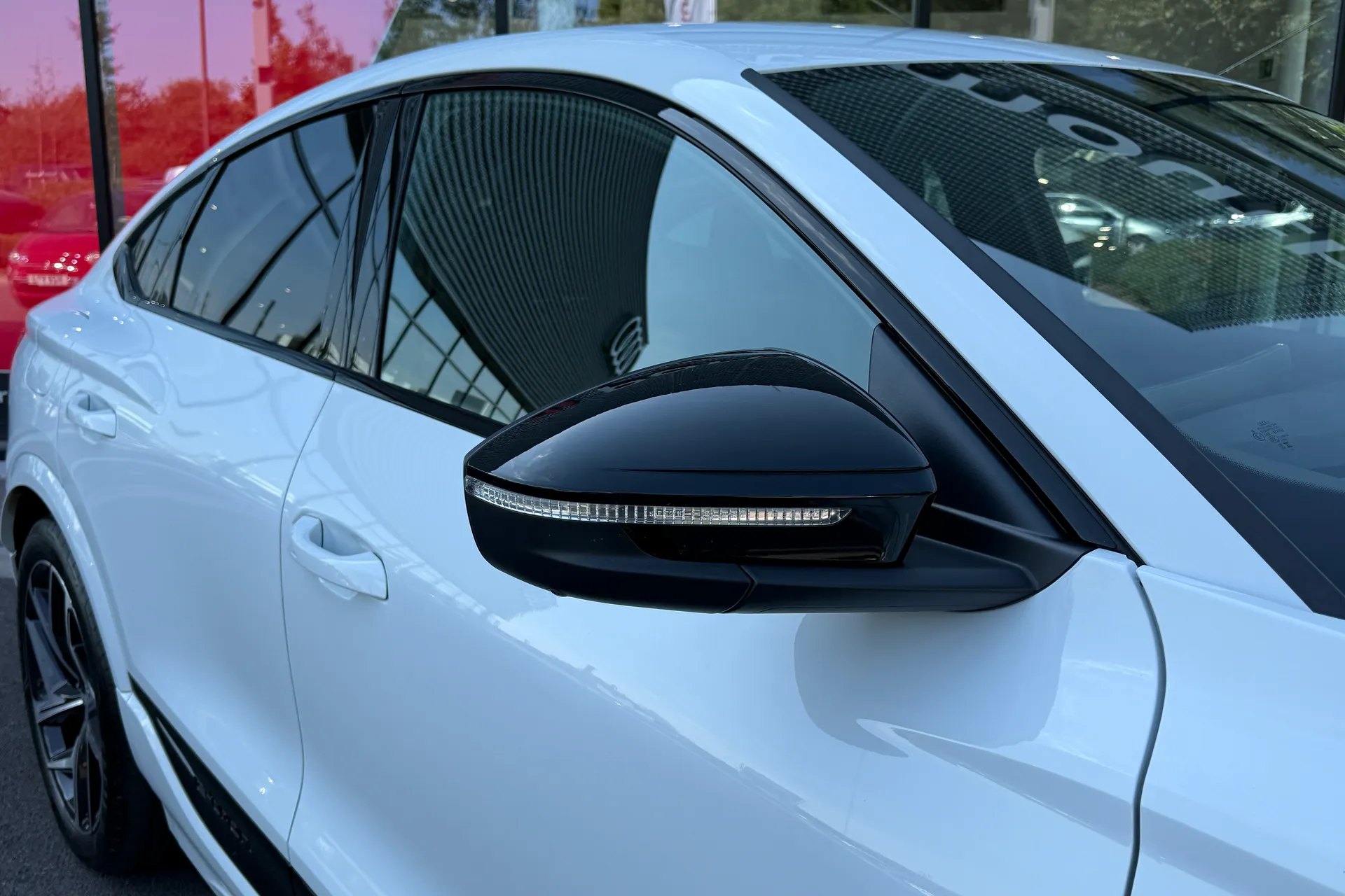 Audi Q6 thumbnail image number 13