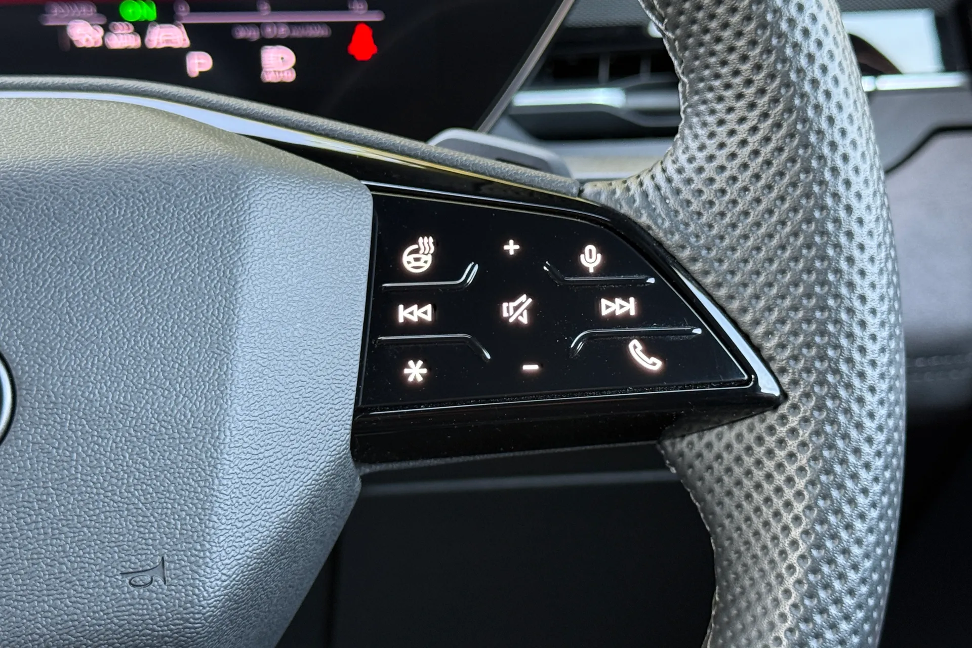 Audi Q6 thumbnail image number 37