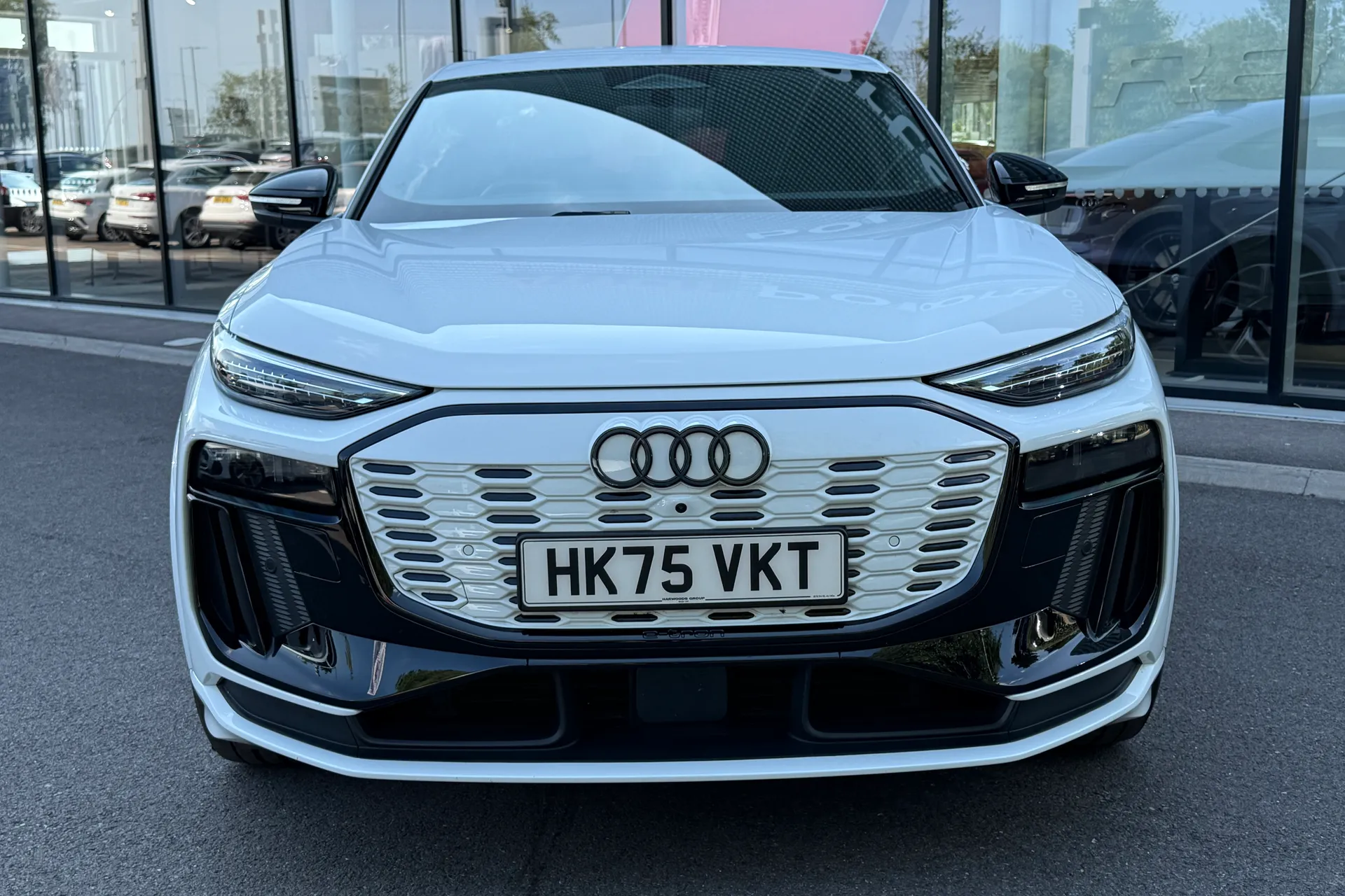 Audi Q6 thumbnail image number 6