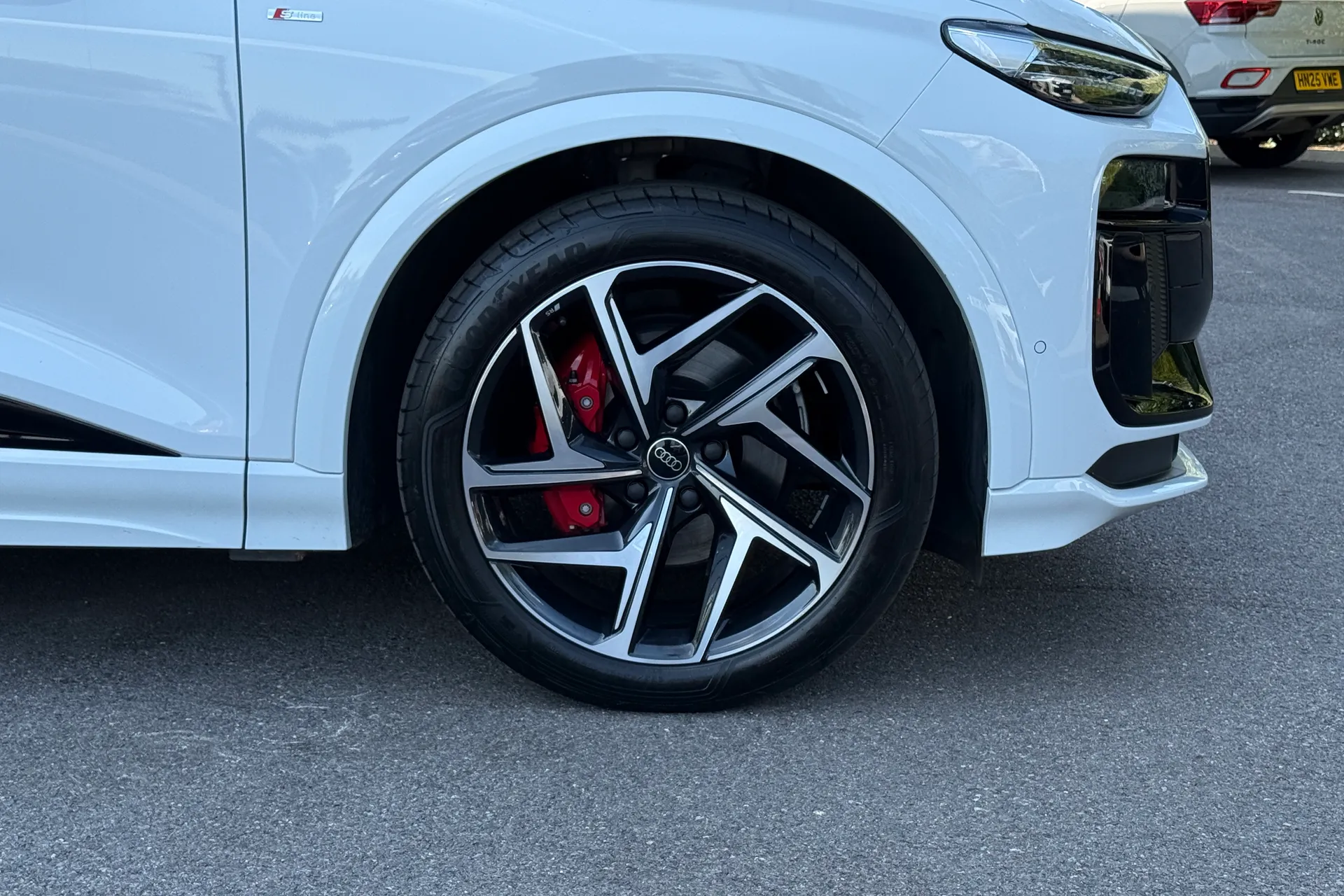 Audi Q6 thumbnail image number 39