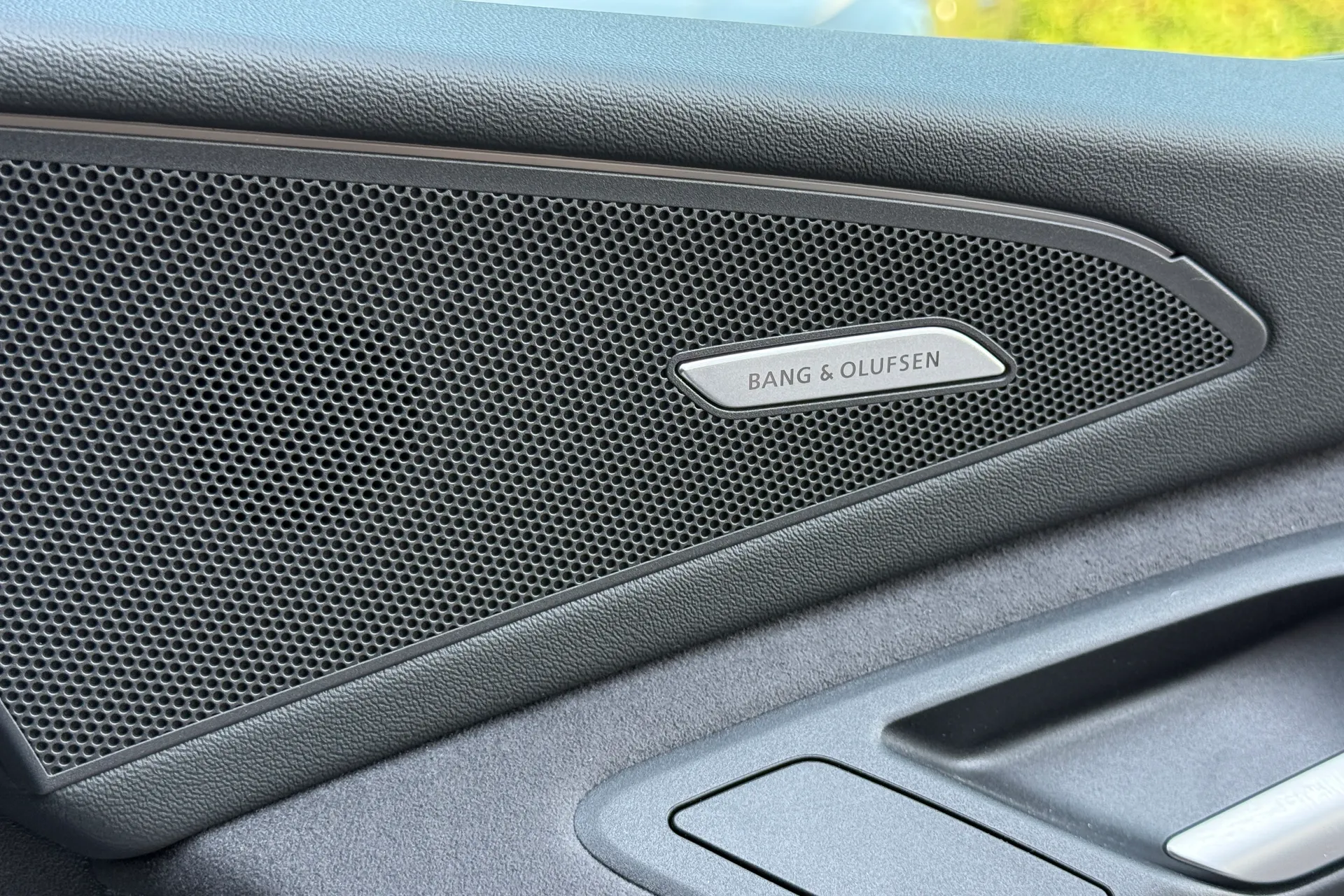 Audi Q6 thumbnail image number 32
