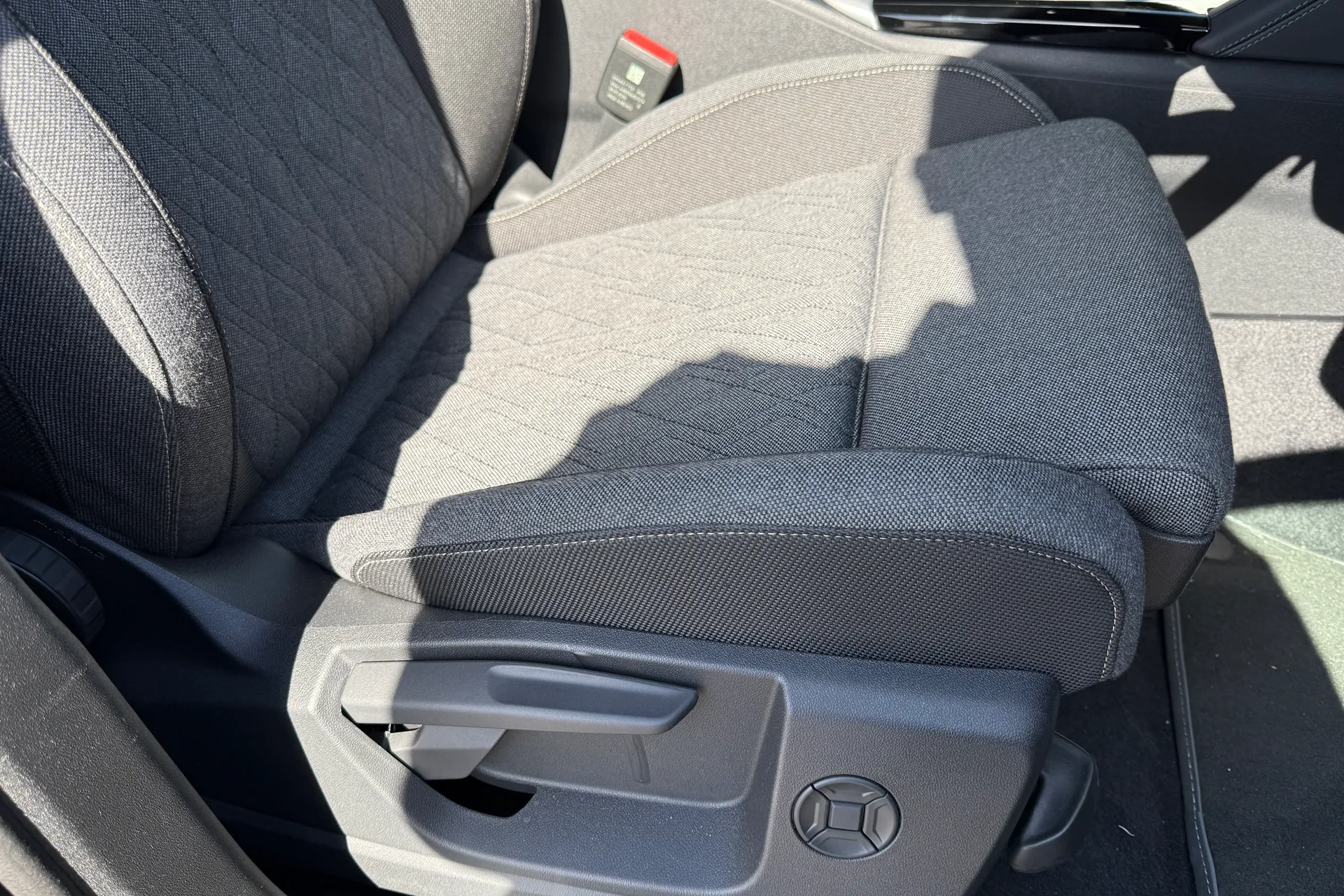 Audi Q5 thumbnail image number 24