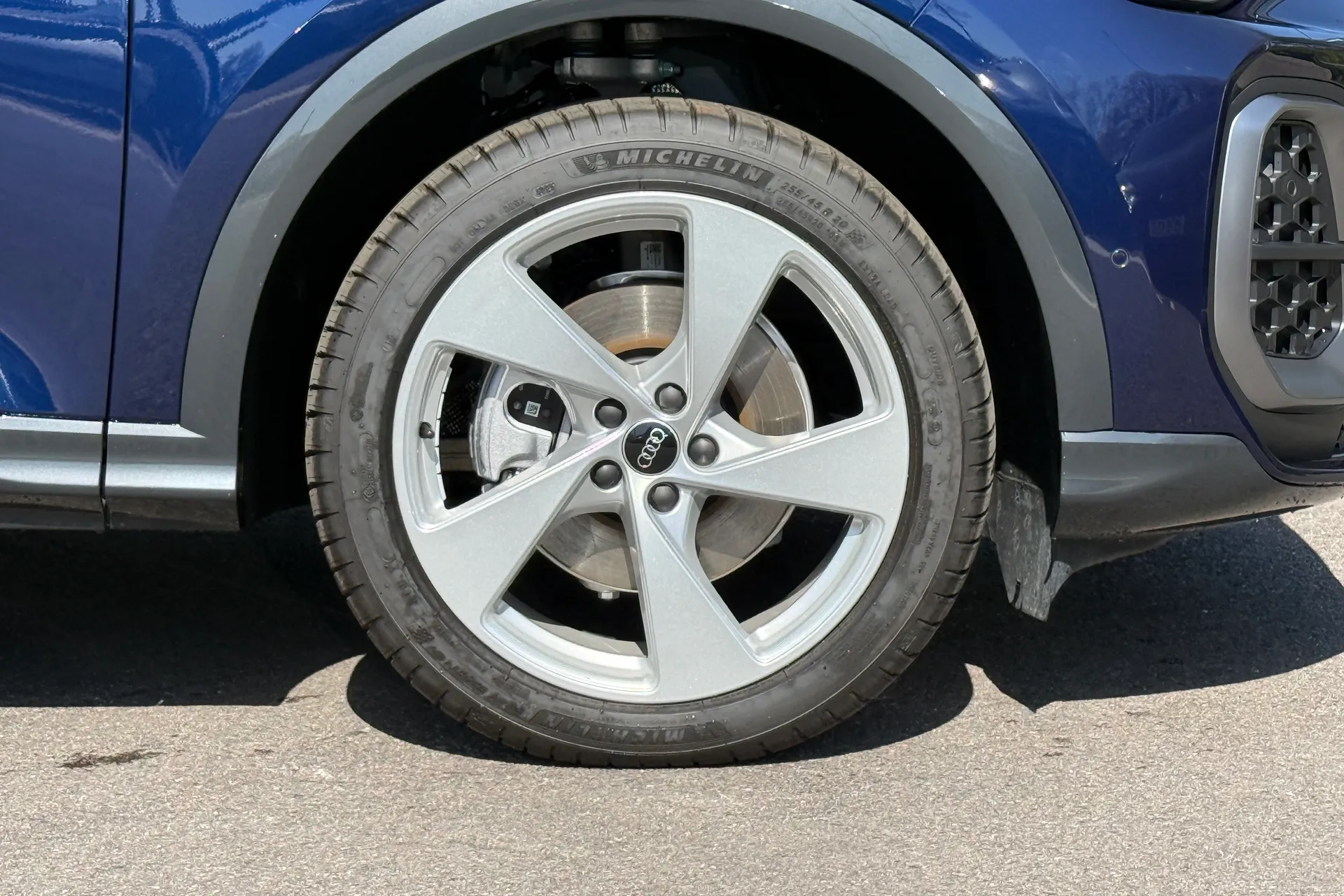 Audi Q5 thumbnail image number 30