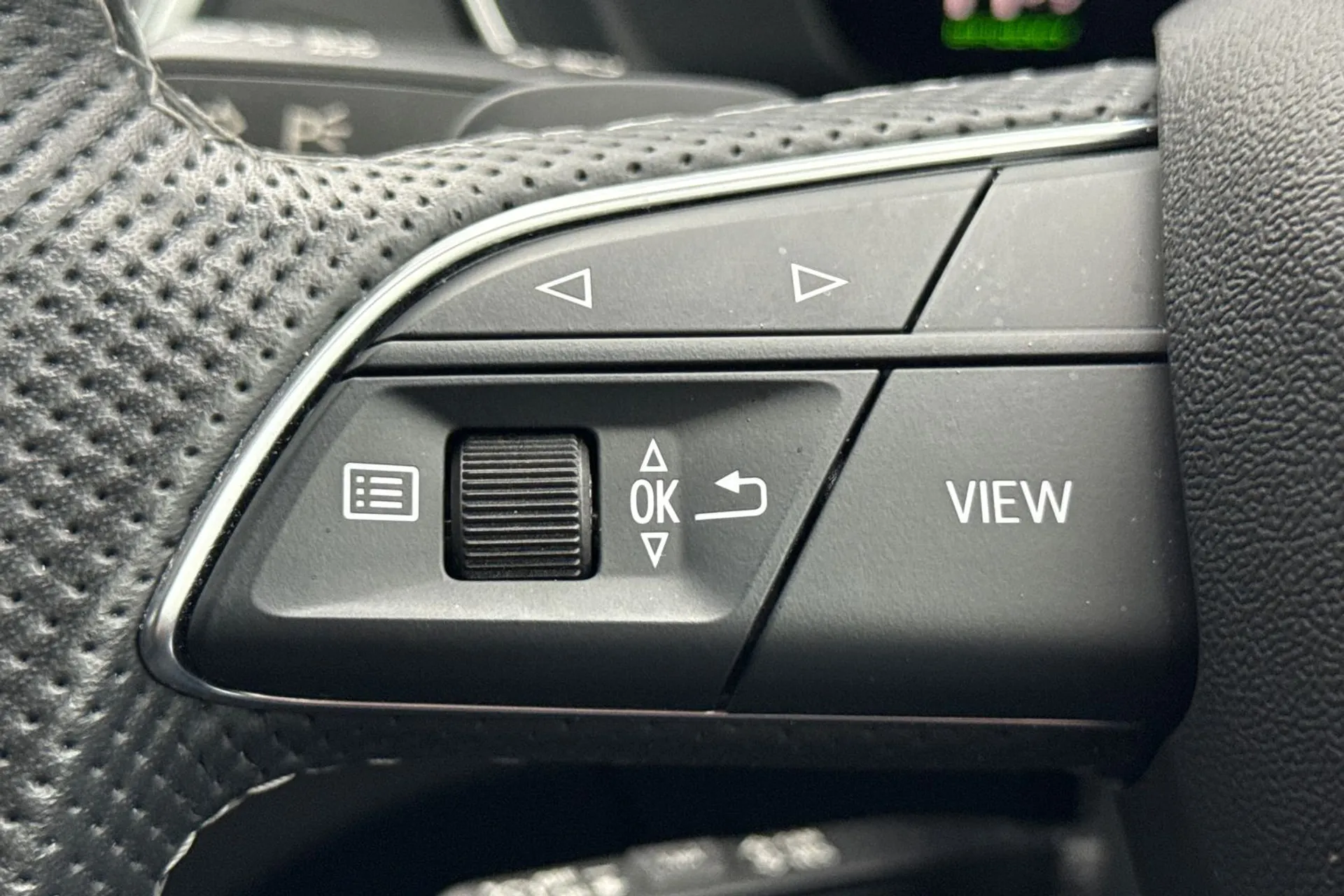 Audi Q5 thumbnail image number 37