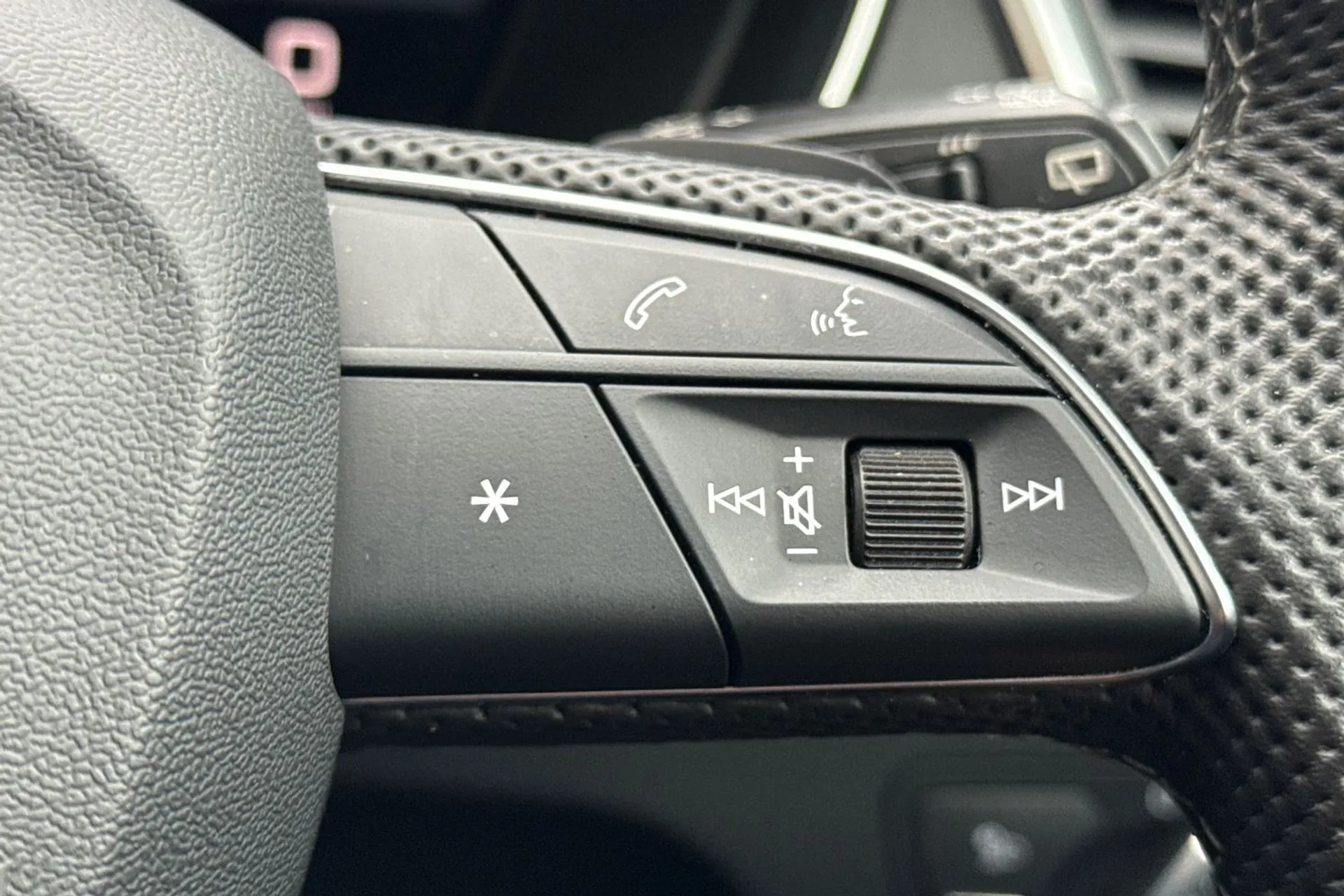 Audi Q5 thumbnail image number 38