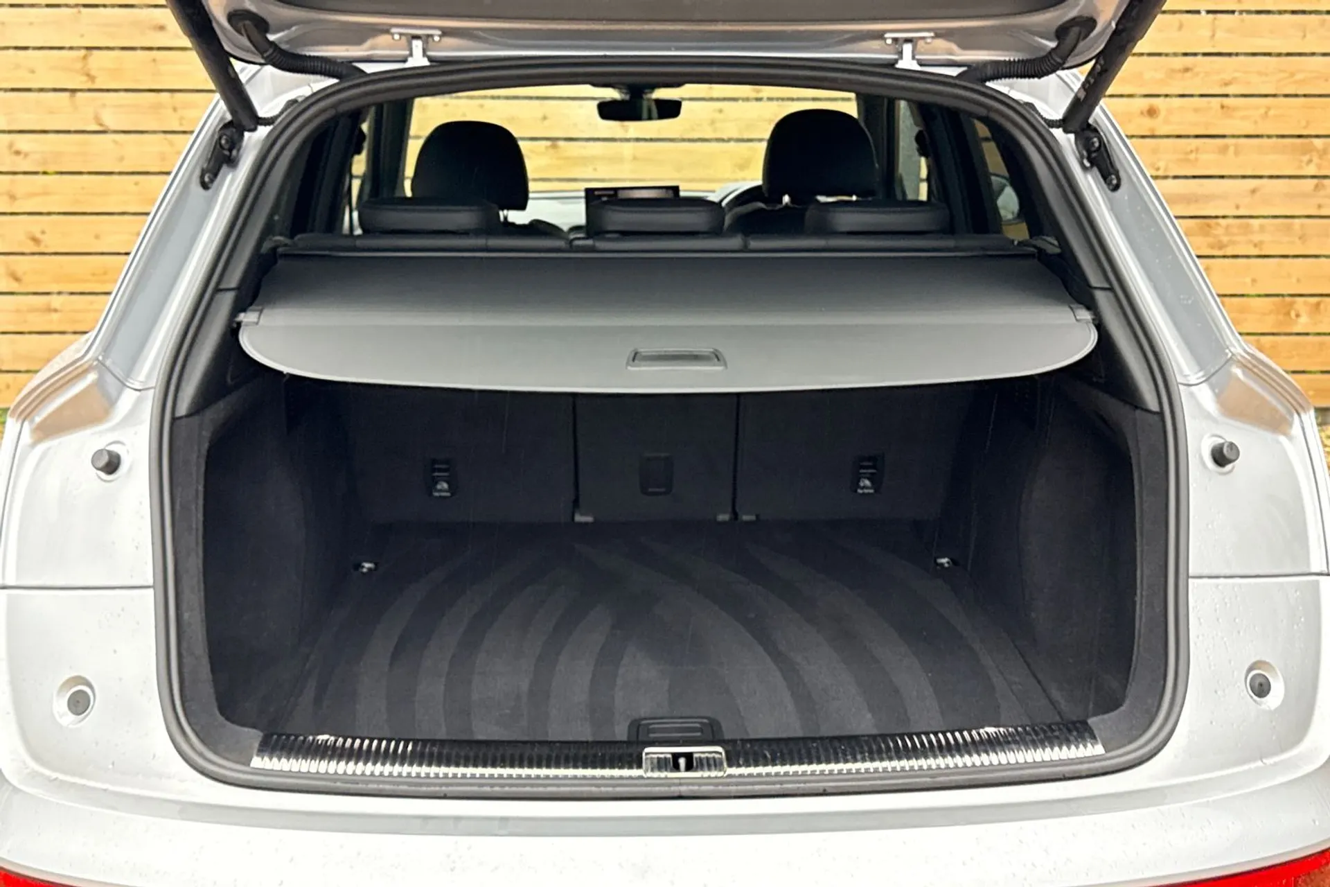 Audi Q5 thumbnail image number 20