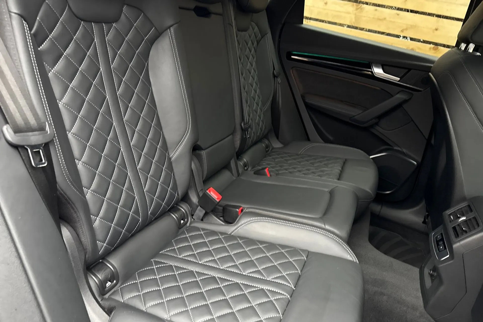 Audi Q5 thumbnail image number 23