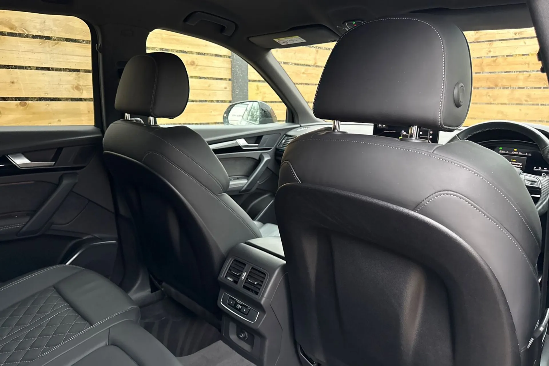 Audi Q5 thumbnail image number 24