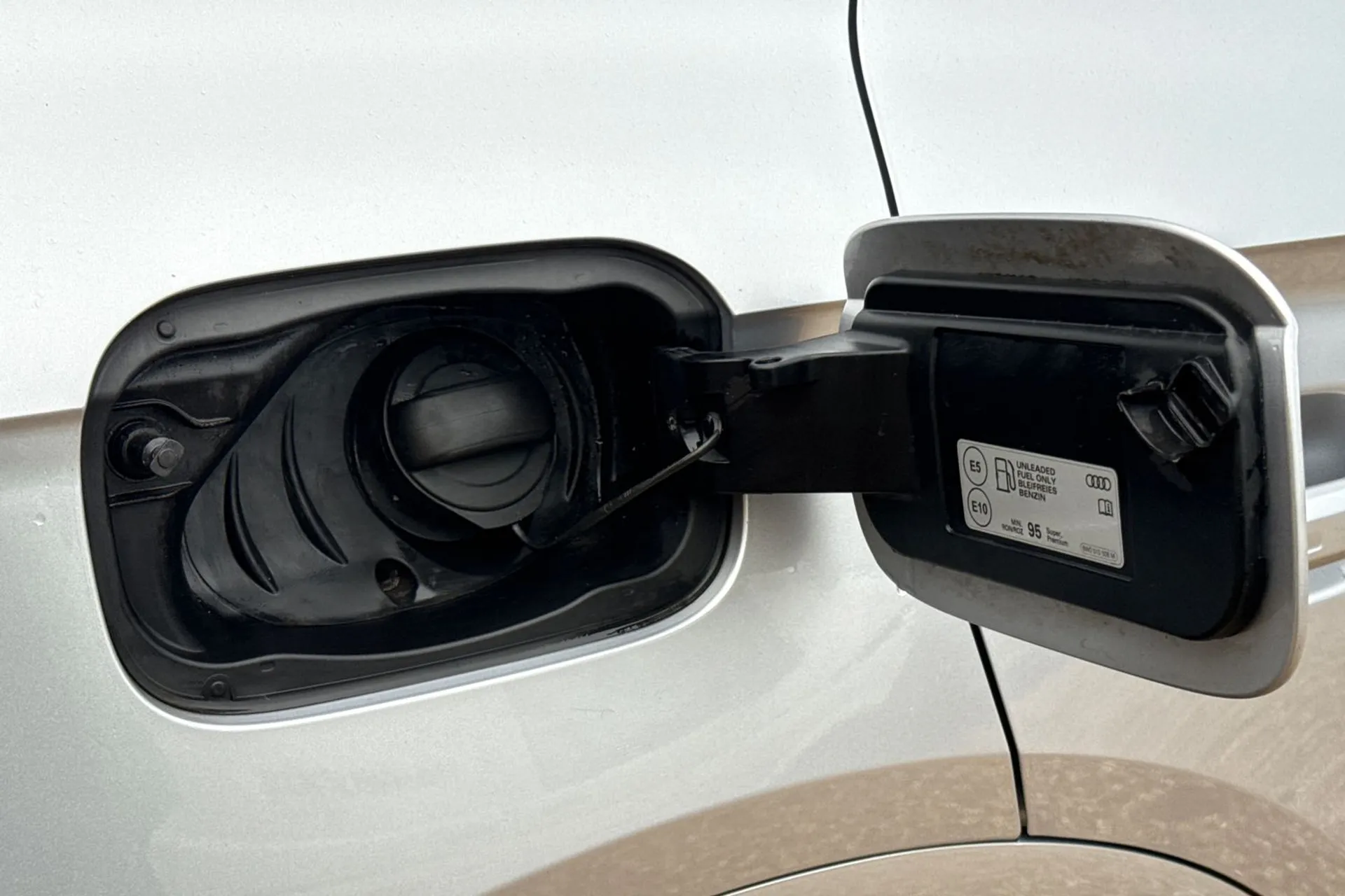 Audi Q5 thumbnail image number 19