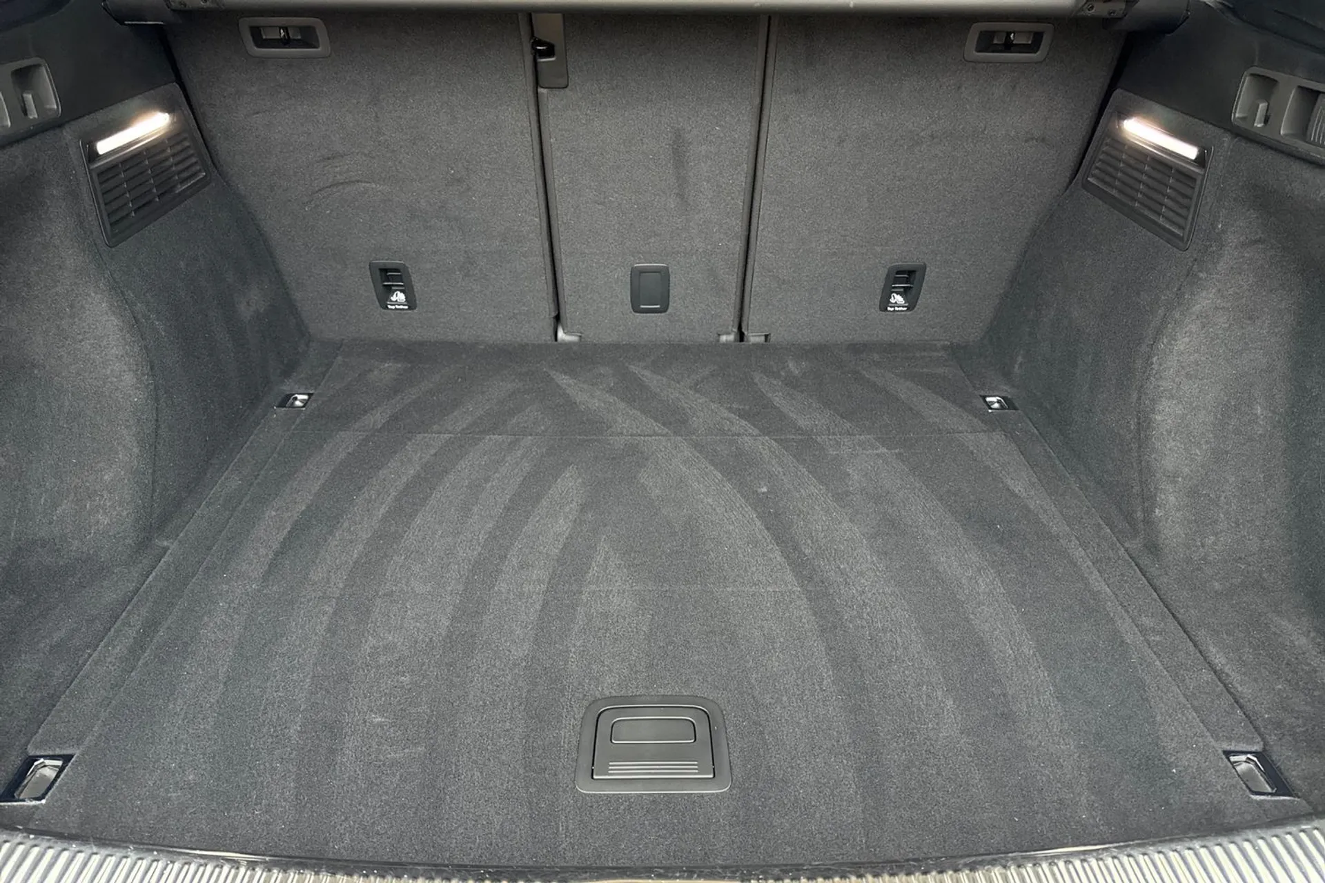 Audi Q5 thumbnail image number 22