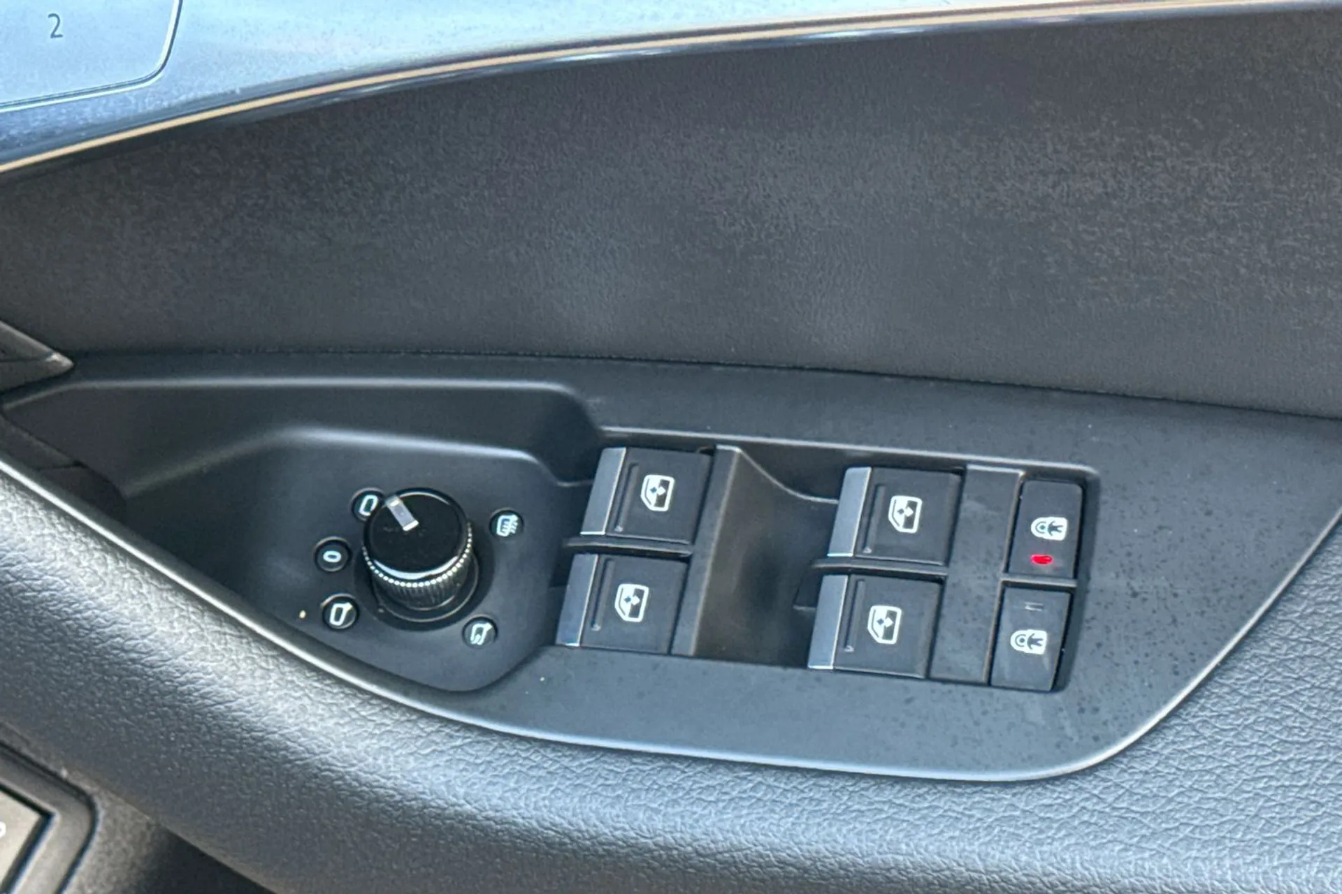 Audi A6 thumbnail image number 44