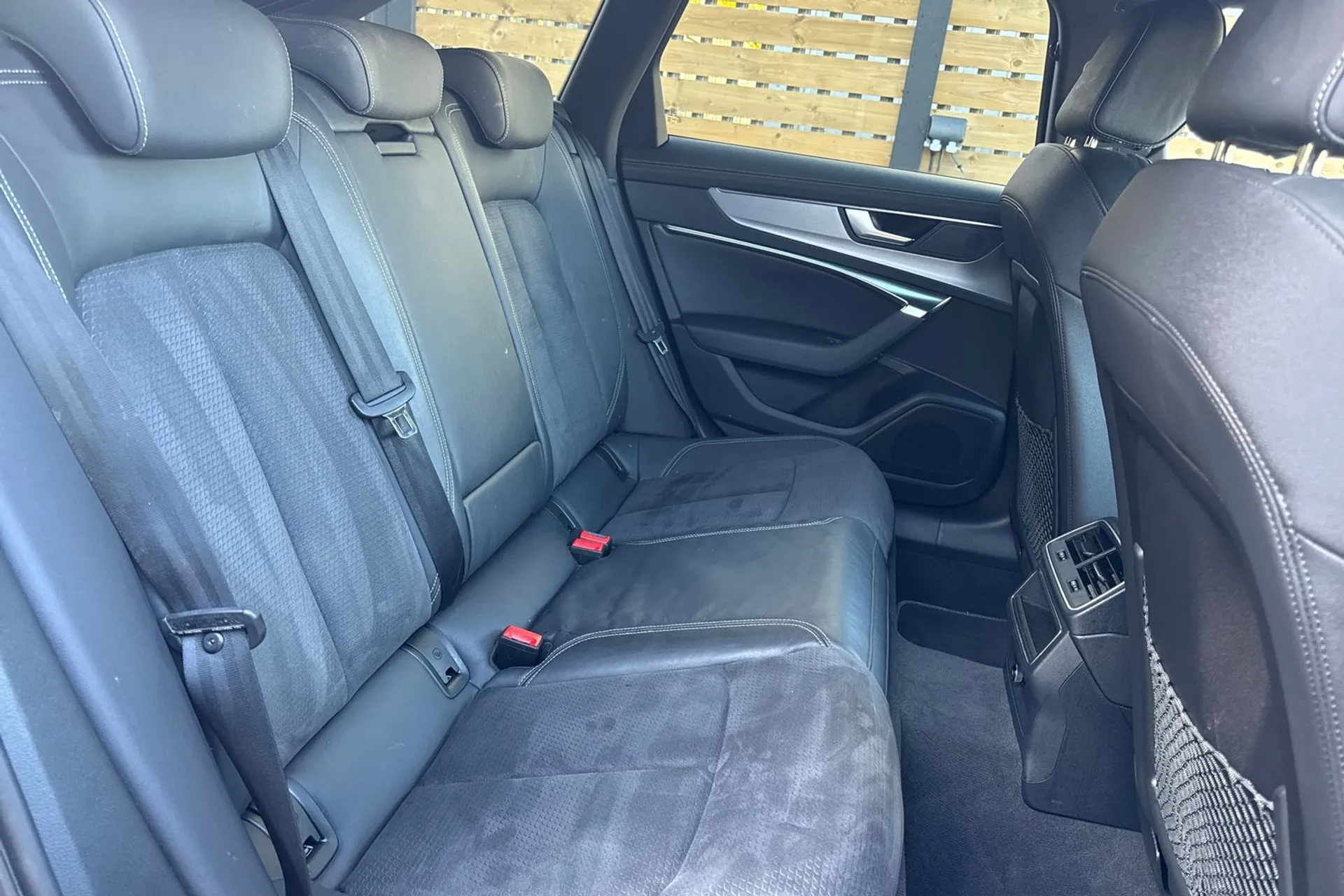 Audi A6 thumbnail image number 24