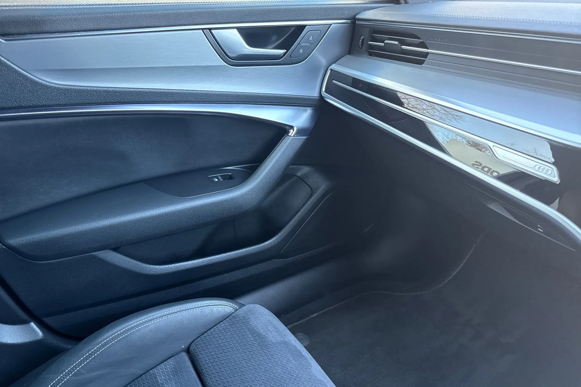 Audi A6 thumbnail image number 48