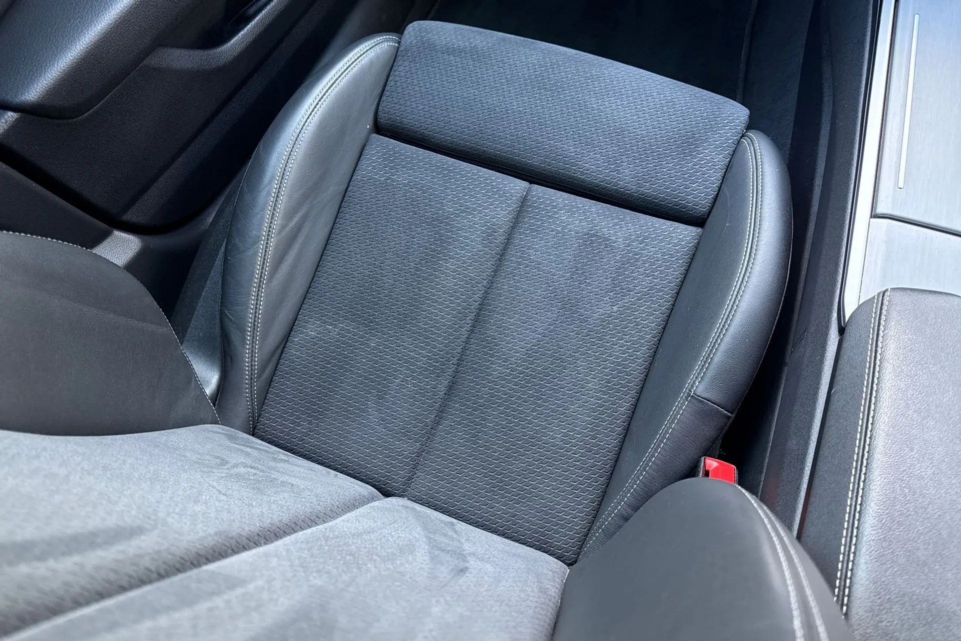 Audi A6 thumbnail image number 34