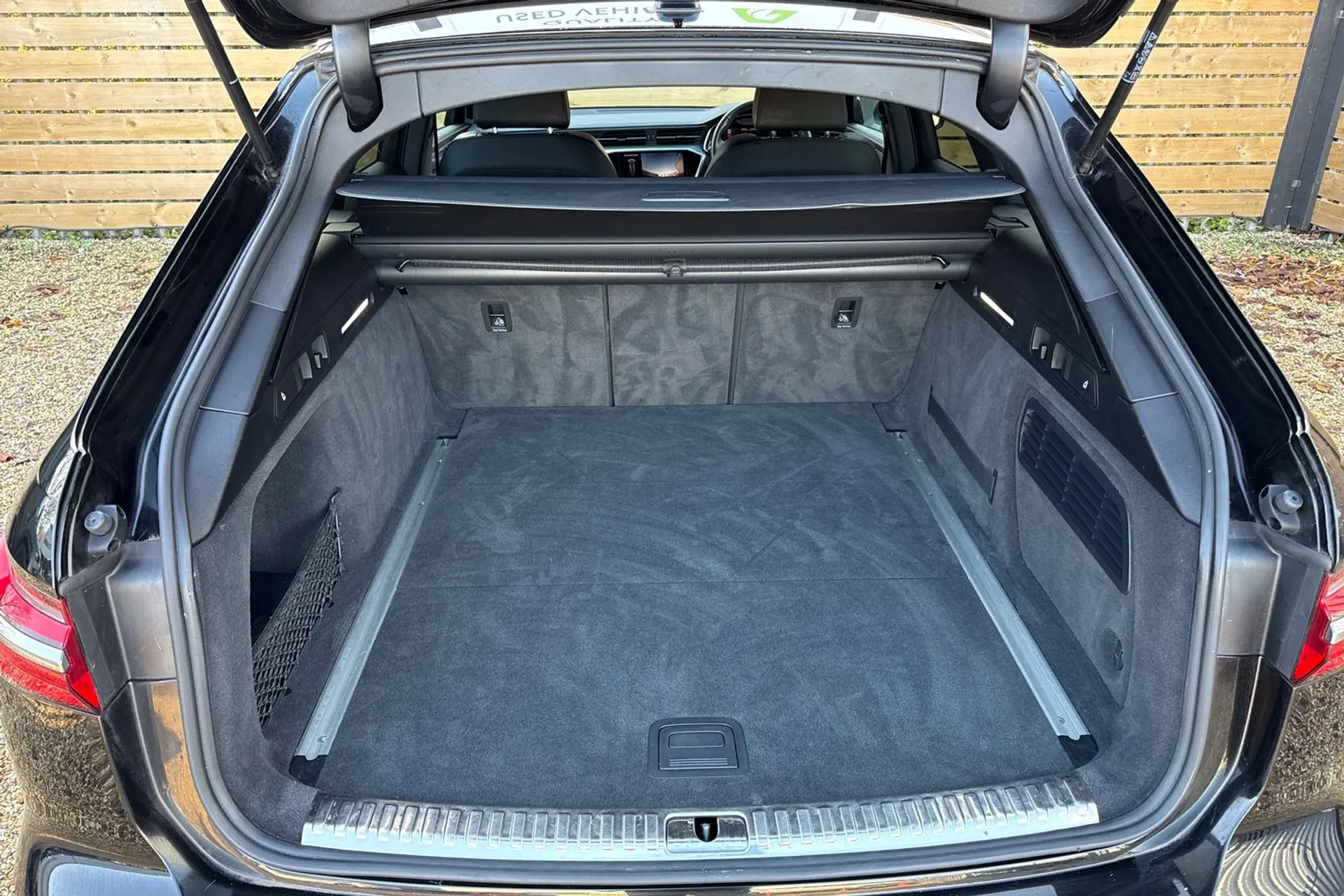 Audi A6 thumbnail image number 21