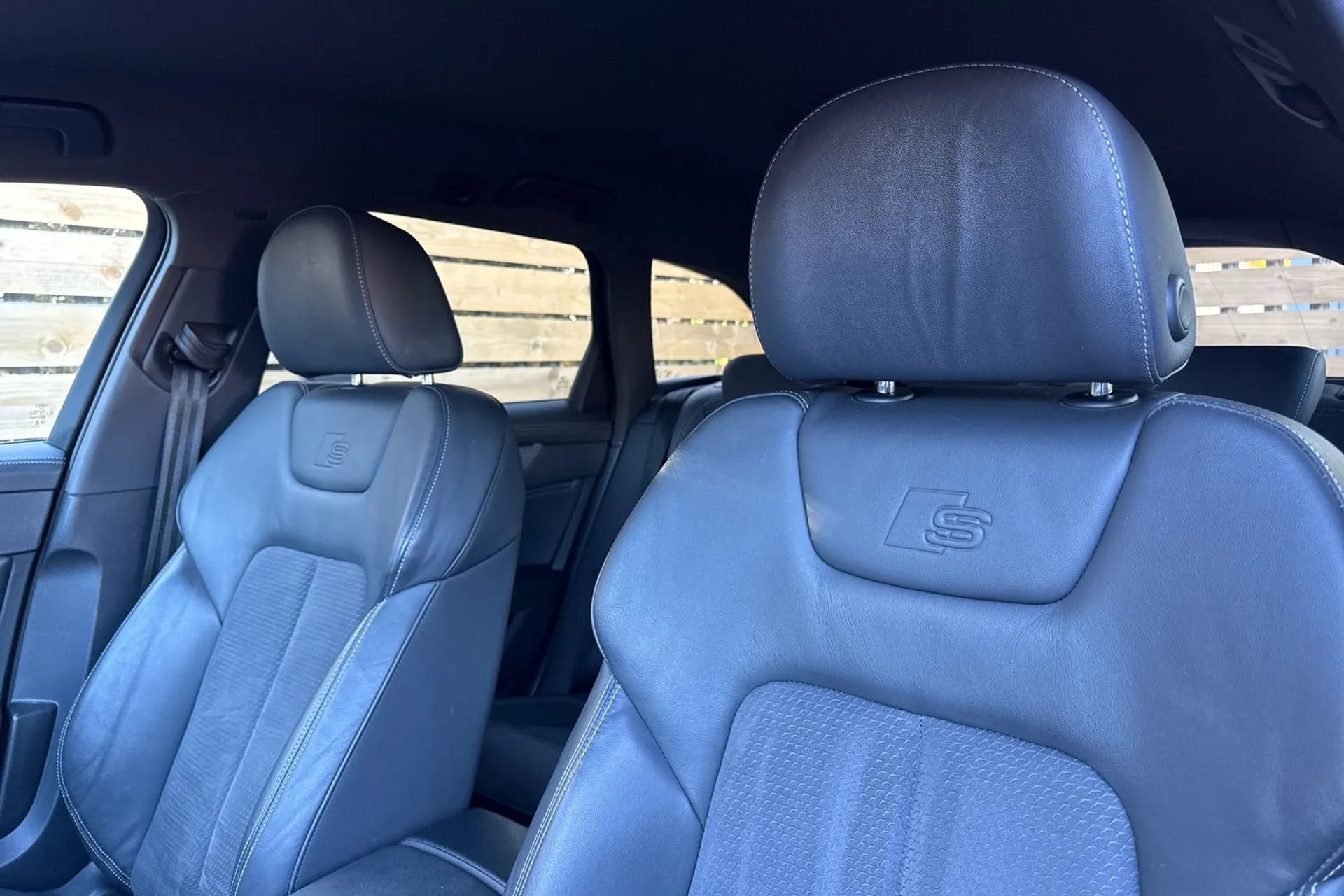 Audi A6 thumbnail image number 31