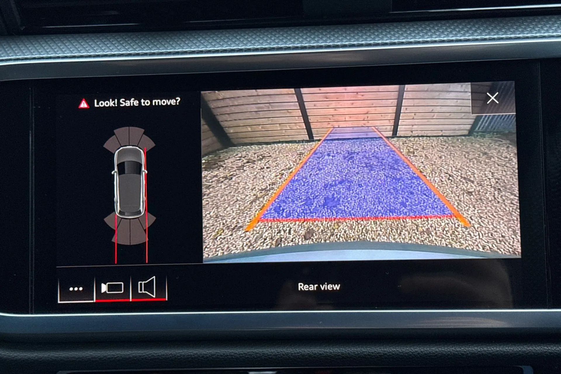 Audi Q3 thumbnail image number 4