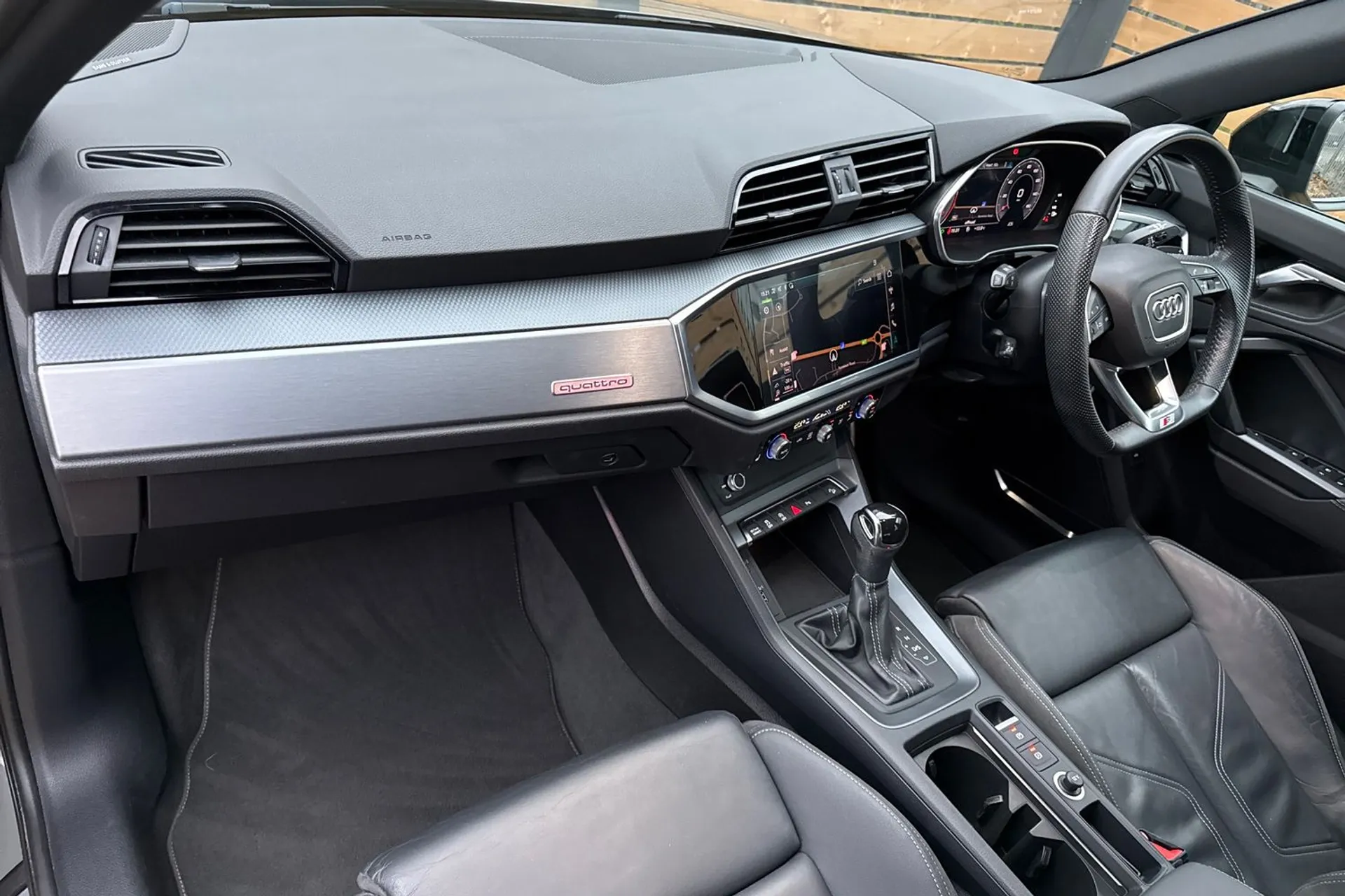 Audi Q3 thumbnail image number 29