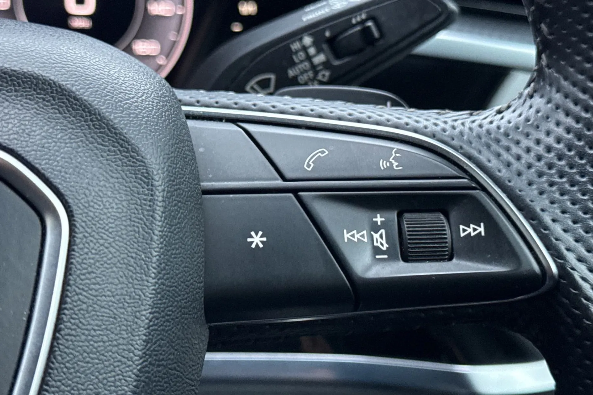 Audi Q3 thumbnail image number 40