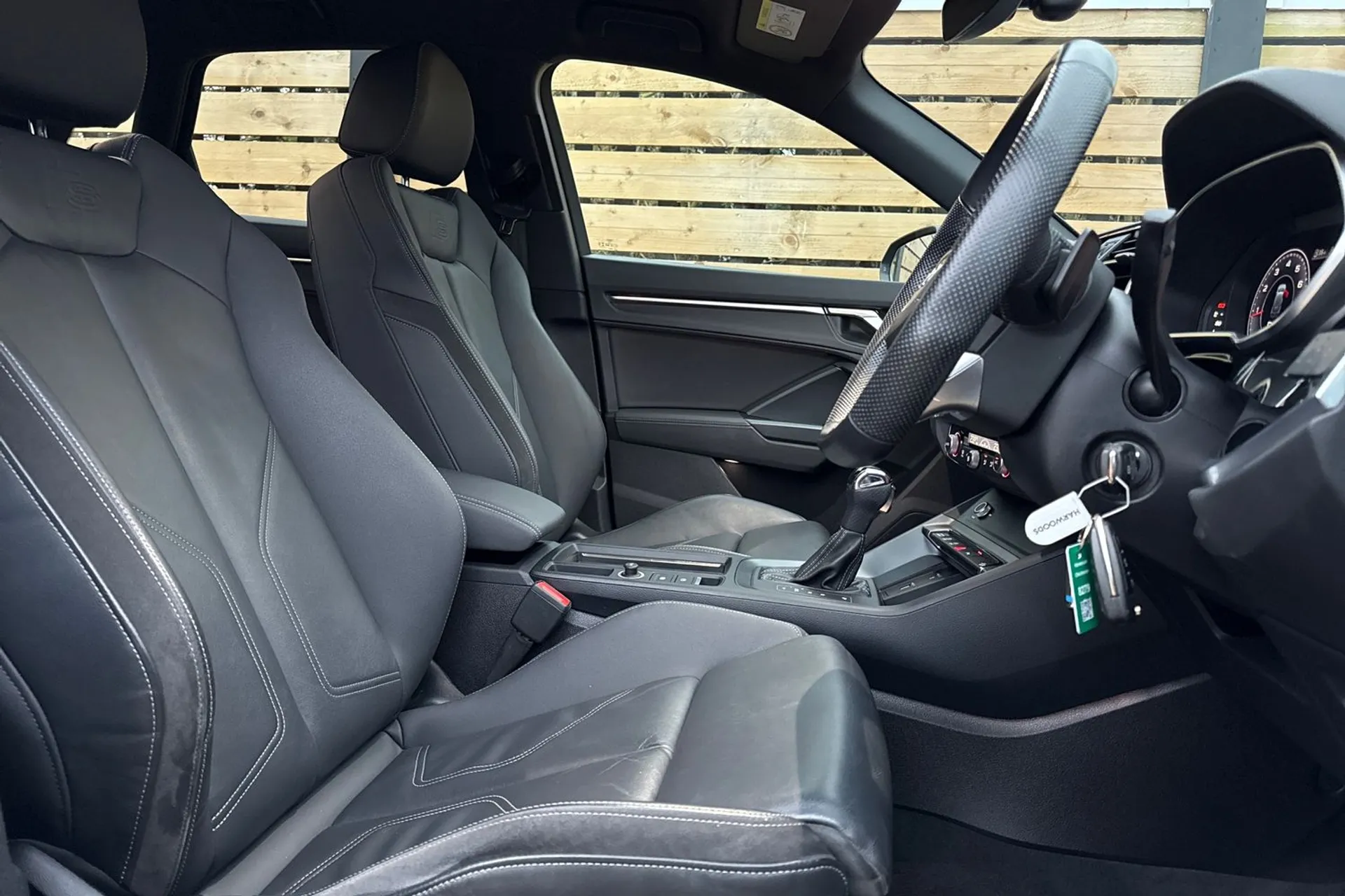 Audi Q3 thumbnail image number 27