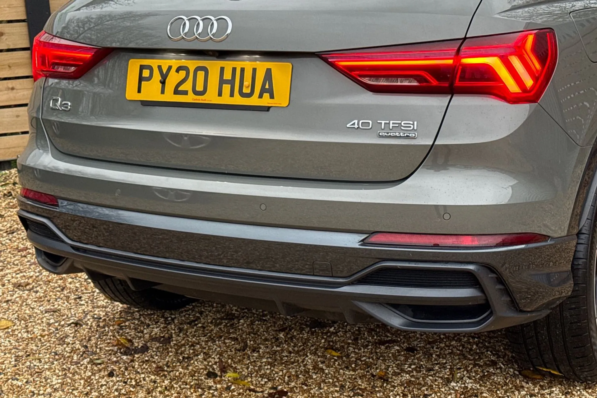 Audi Q3 thumbnail image number 18