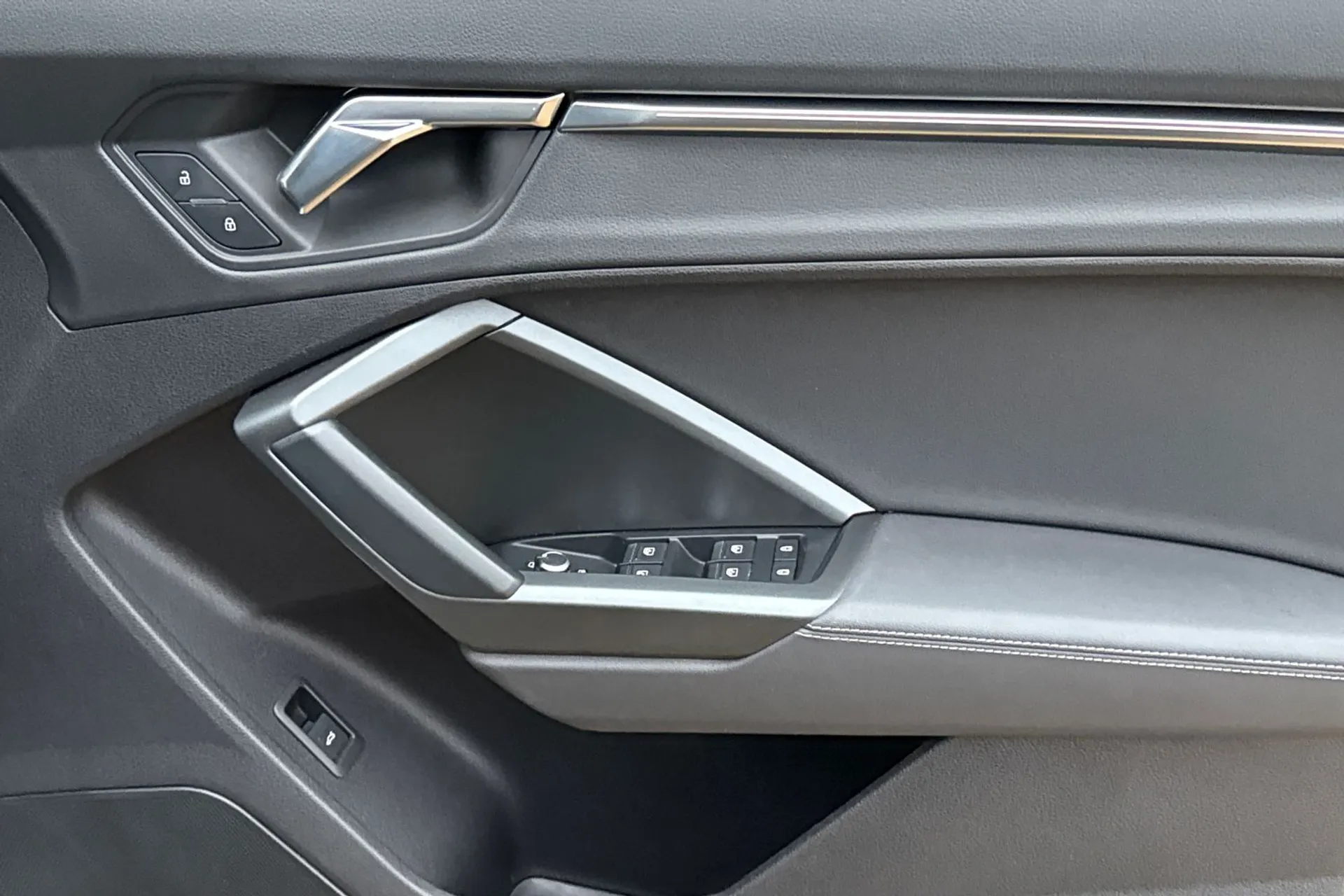 Audi Q3 thumbnail image number 42