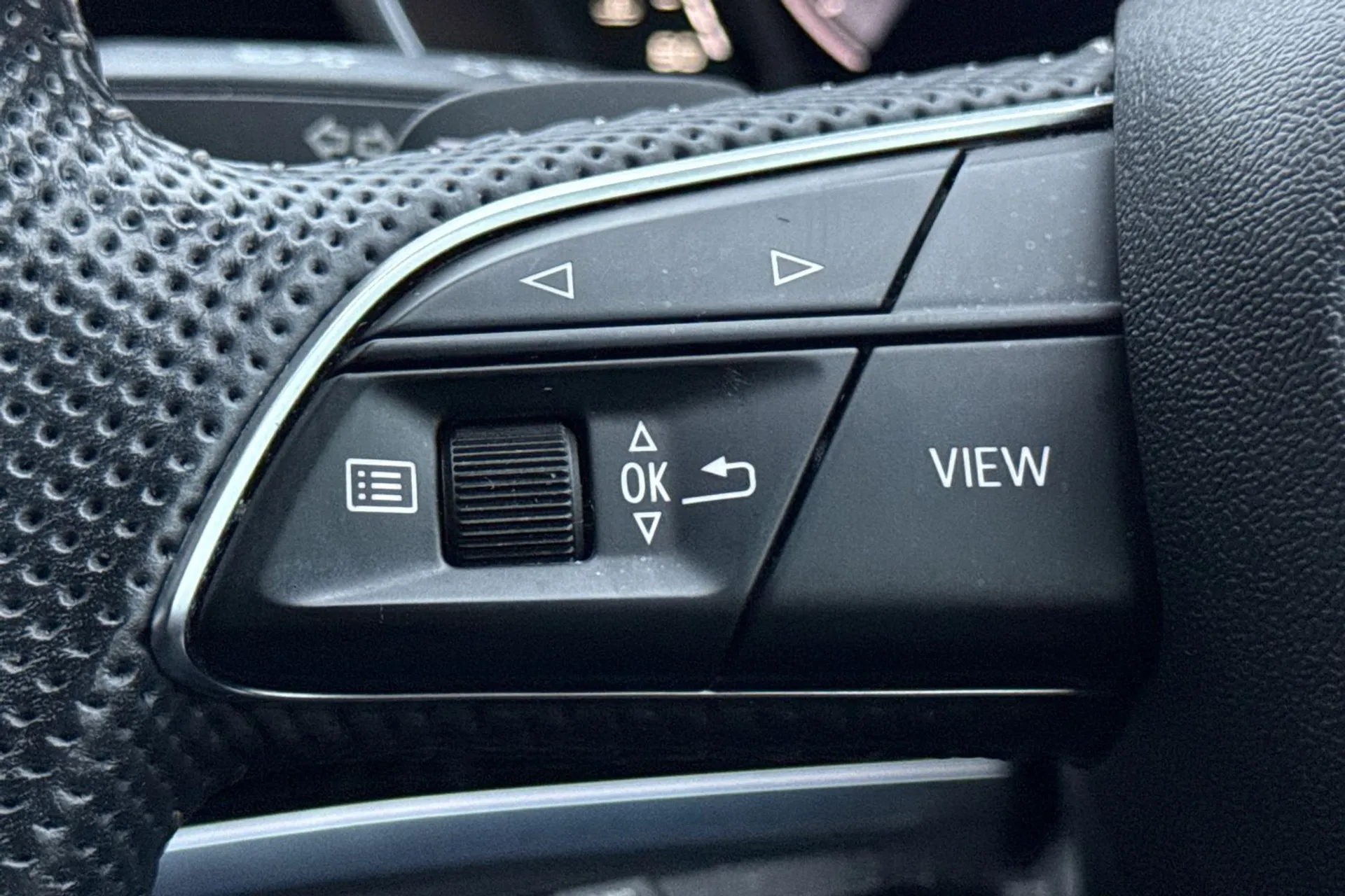 Audi Q3 thumbnail image number 39