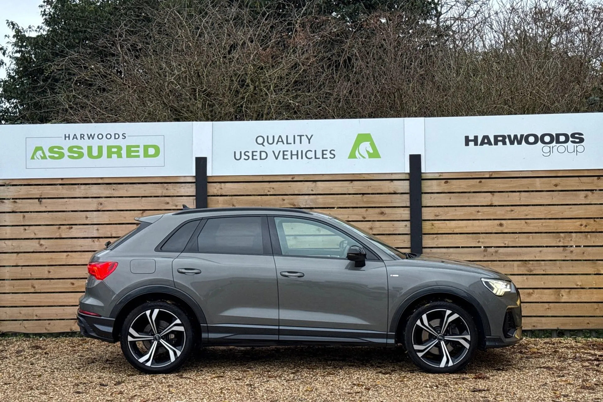 Audi Q3 thumbnail image number 2