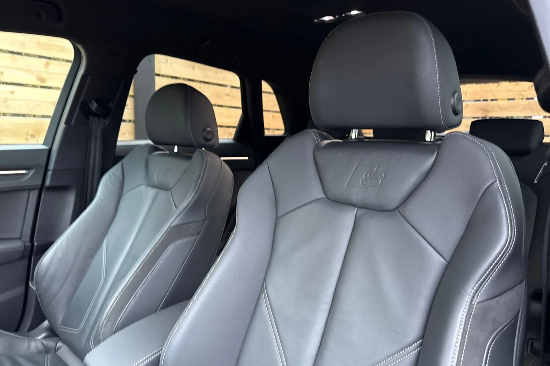 Audi Q3 thumbnail image number 32