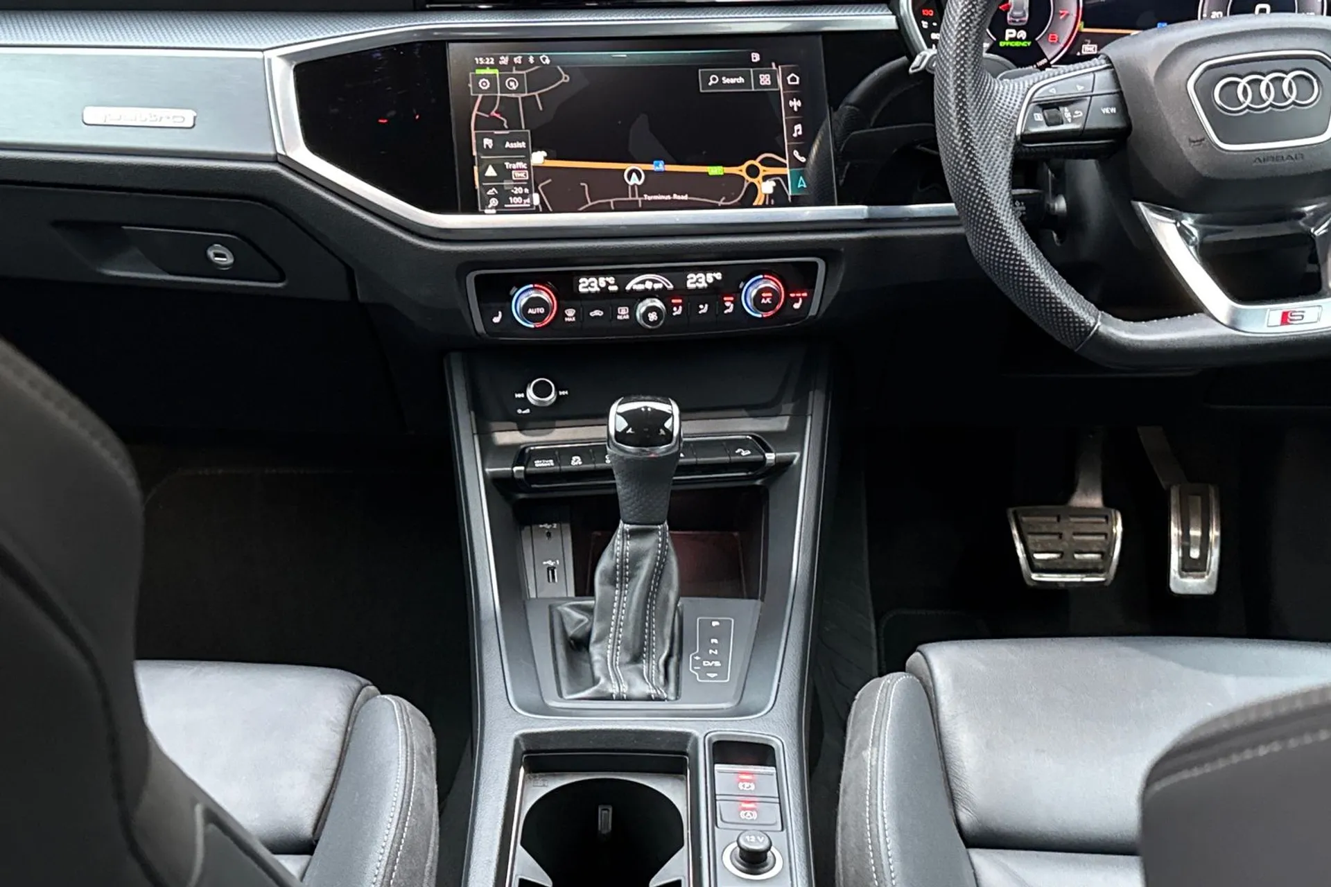 Audi Q3 thumbnail image number 38