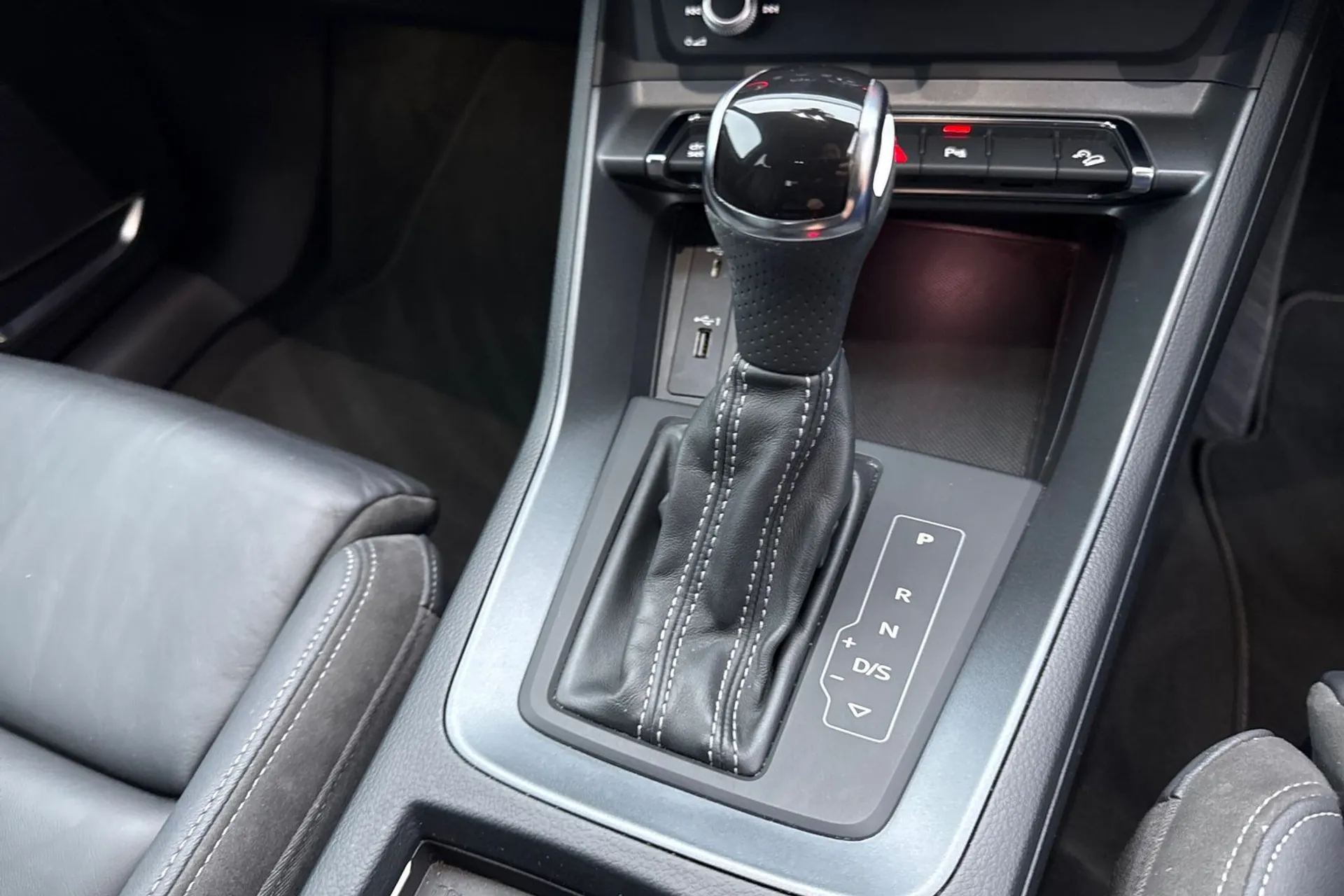 Audi Q3 thumbnail image number 52