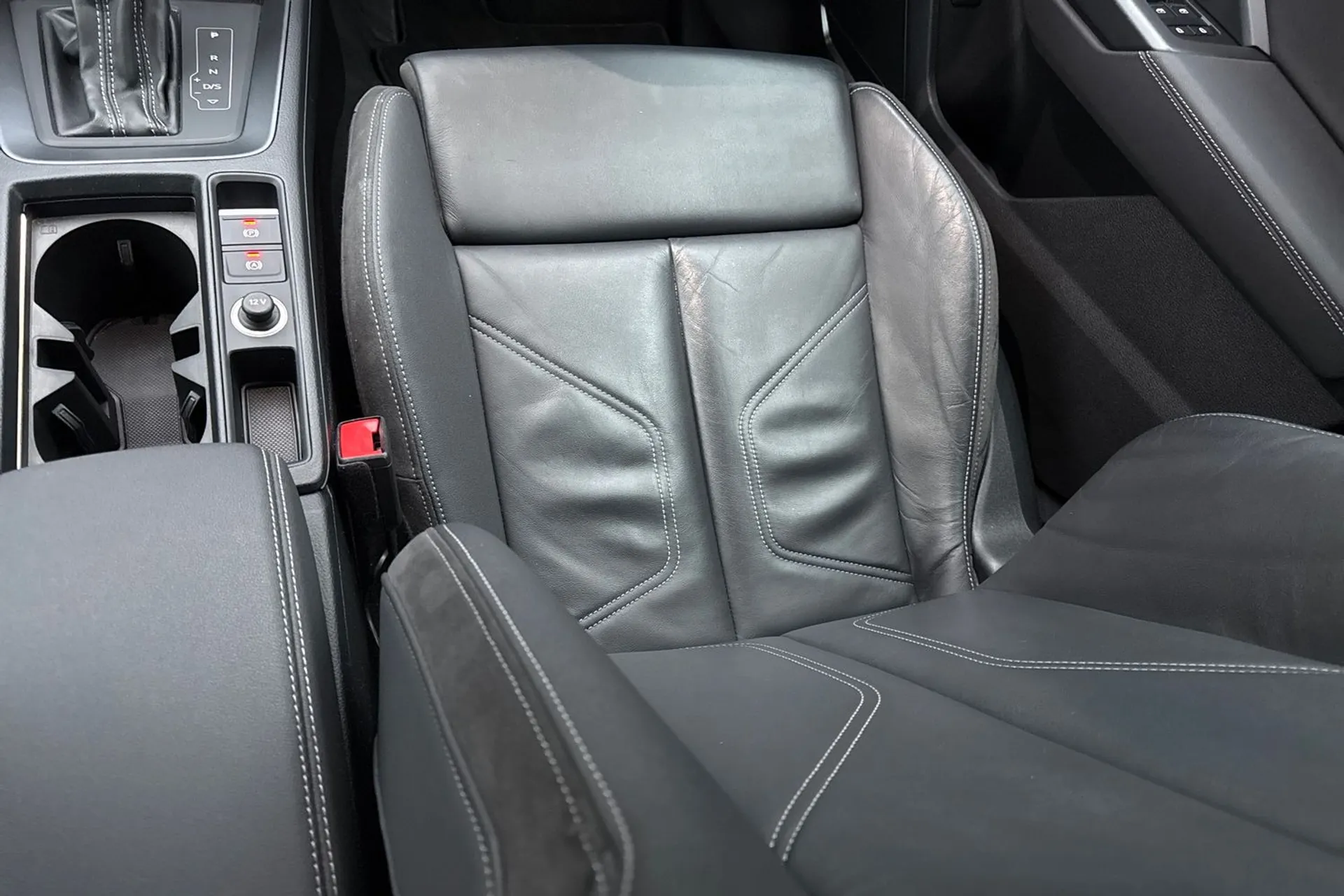 Audi Q3 thumbnail image number 36