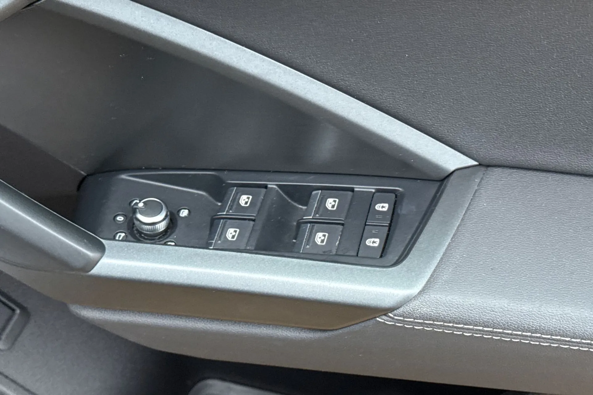 Audi Q3 thumbnail image number 44