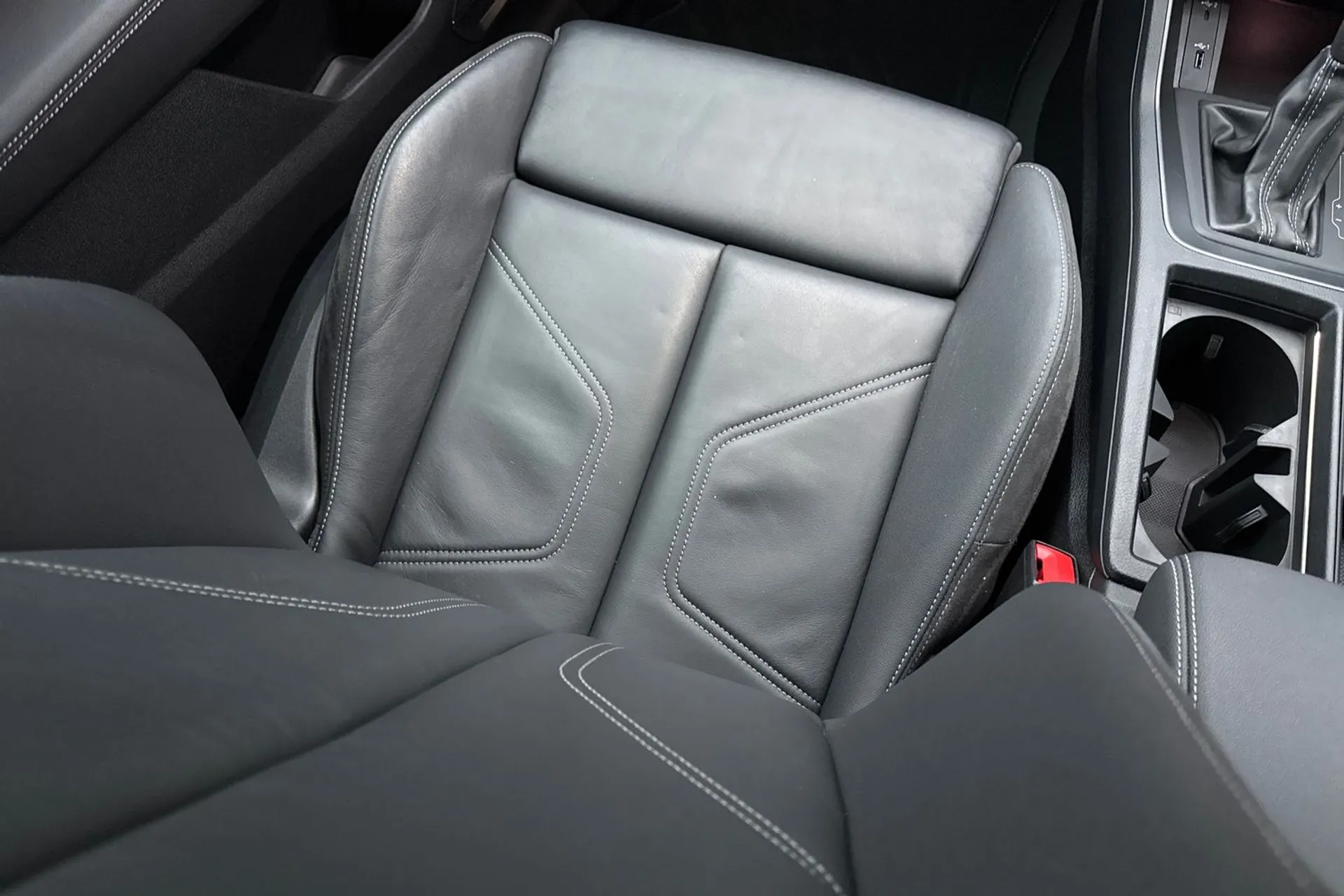 Audi Q3 thumbnail image number 35