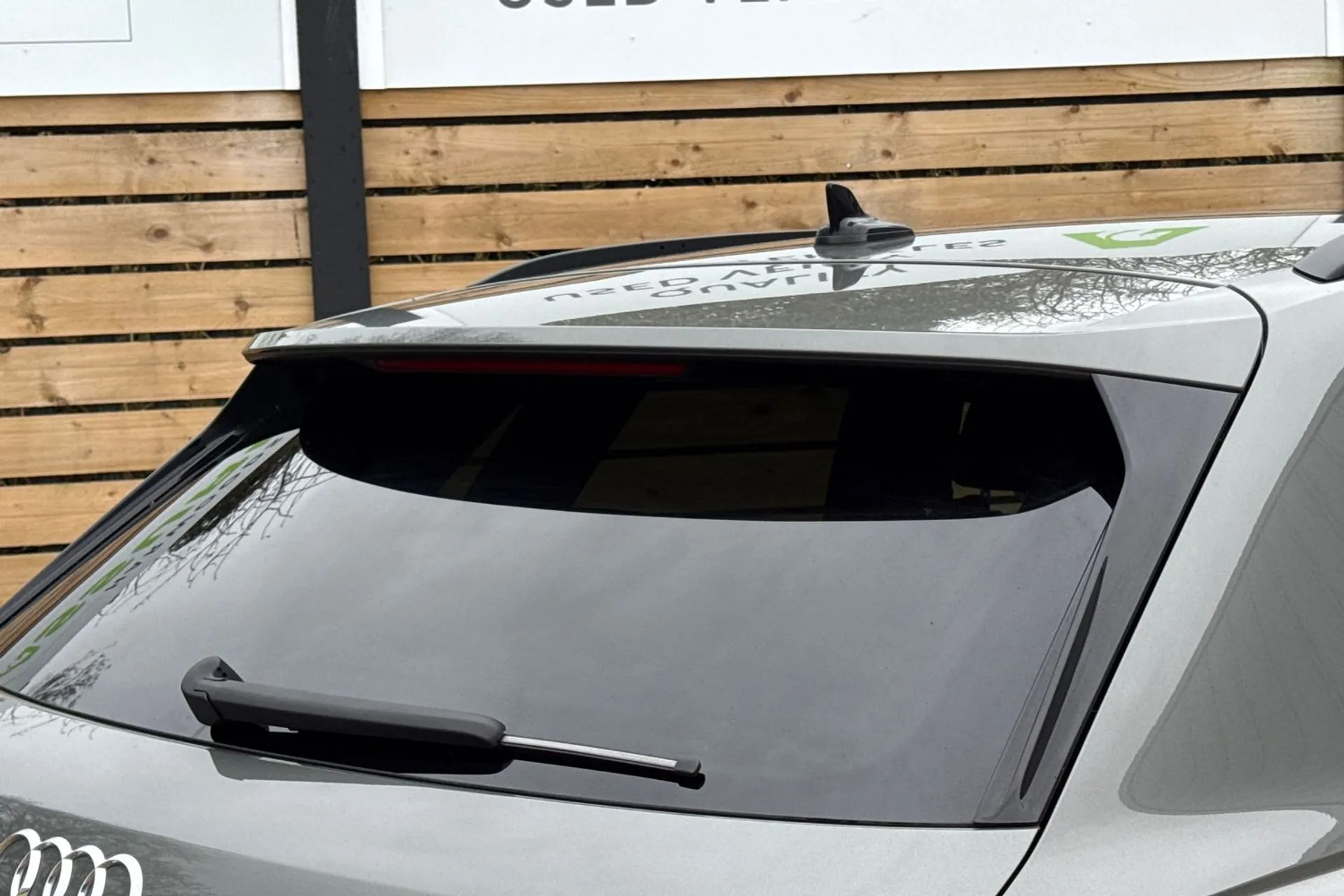 Audi Q3 thumbnail image number 16