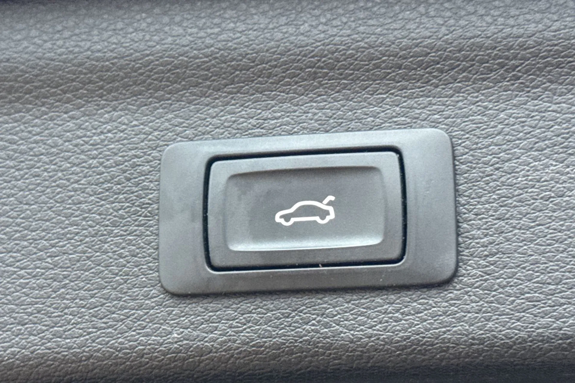 Audi Q3 thumbnail image number 22