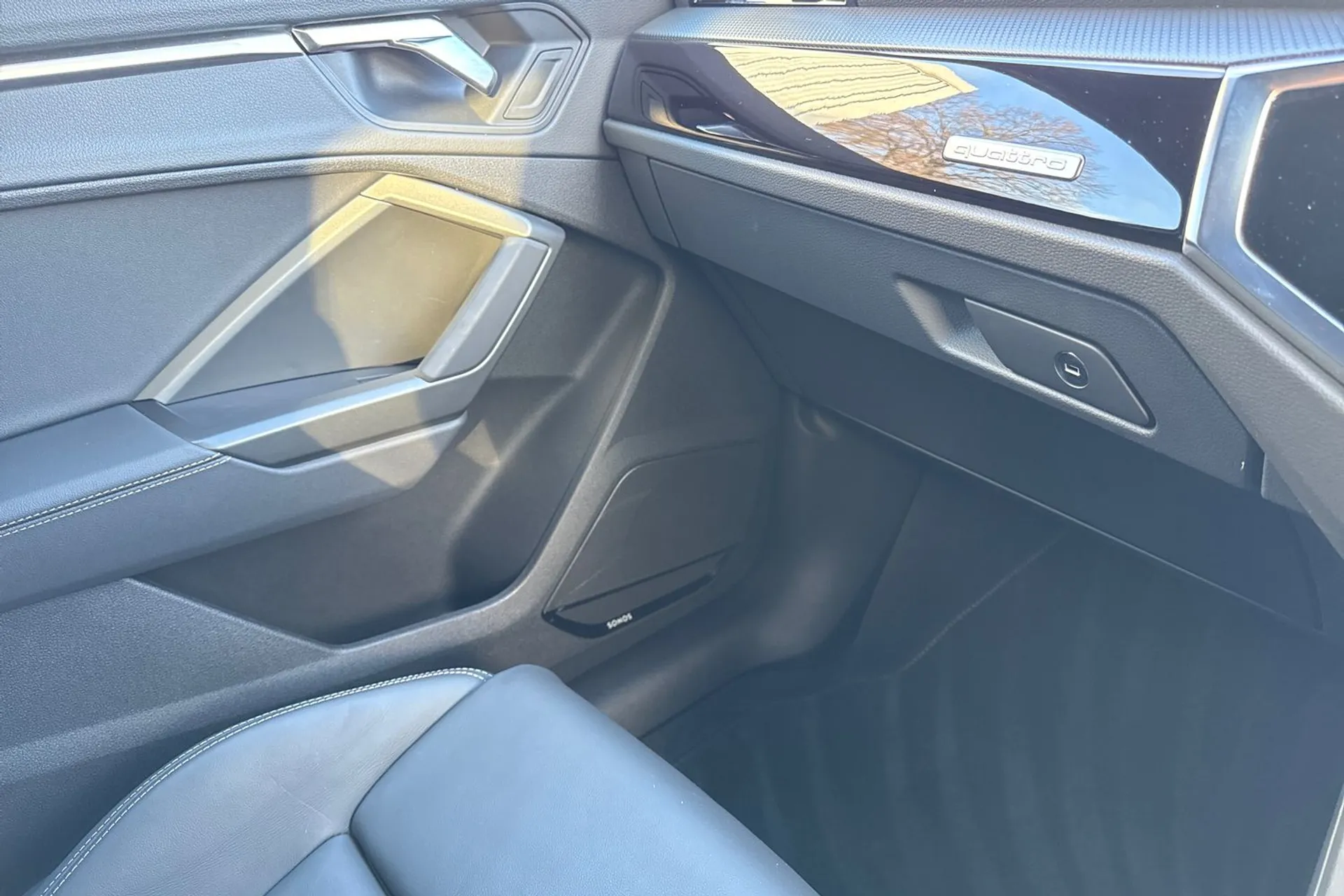 Audi Q3 thumbnail image number 51